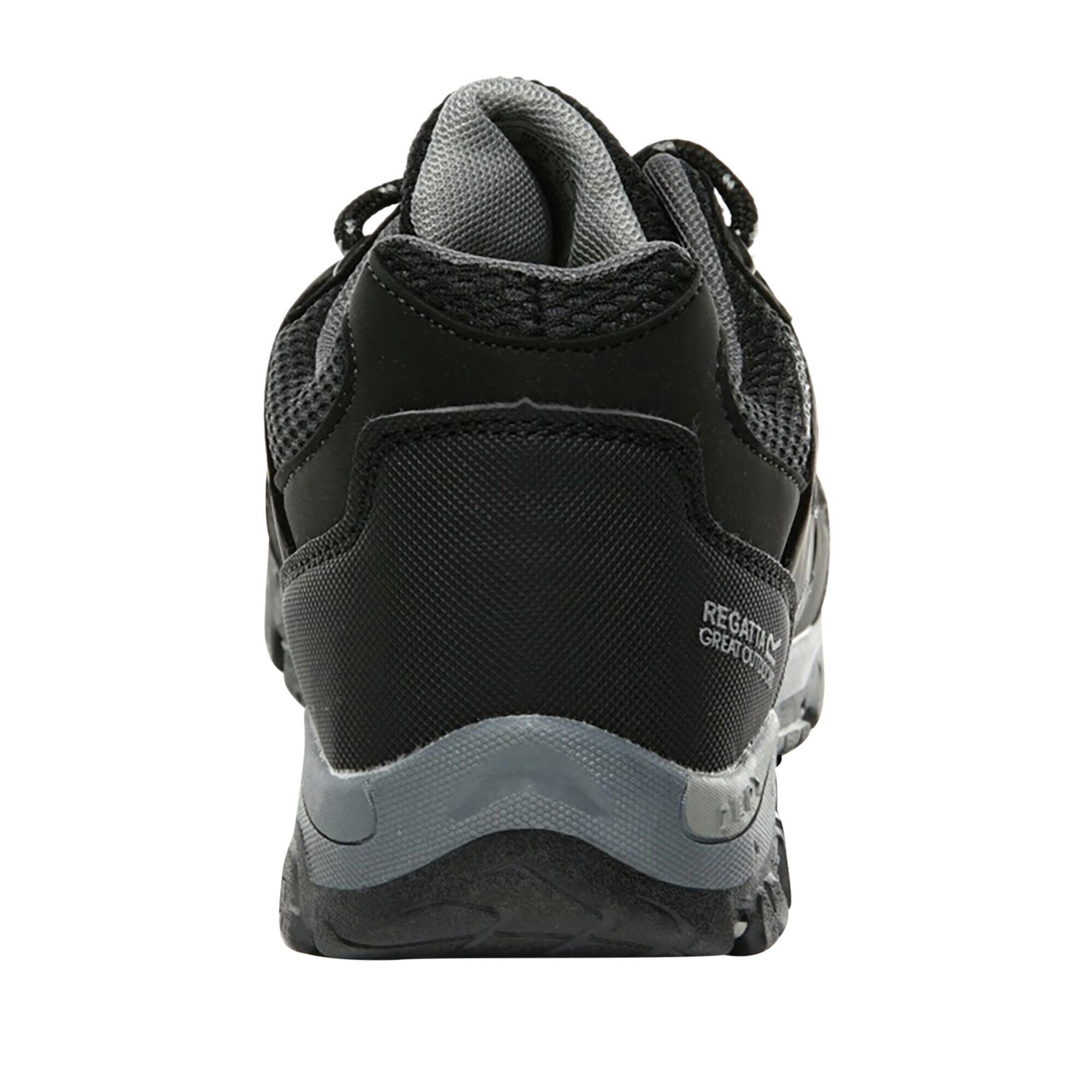 Childrens/Kids Holcombe Low Junior Hiking Boots (Black/Granite) 2/5