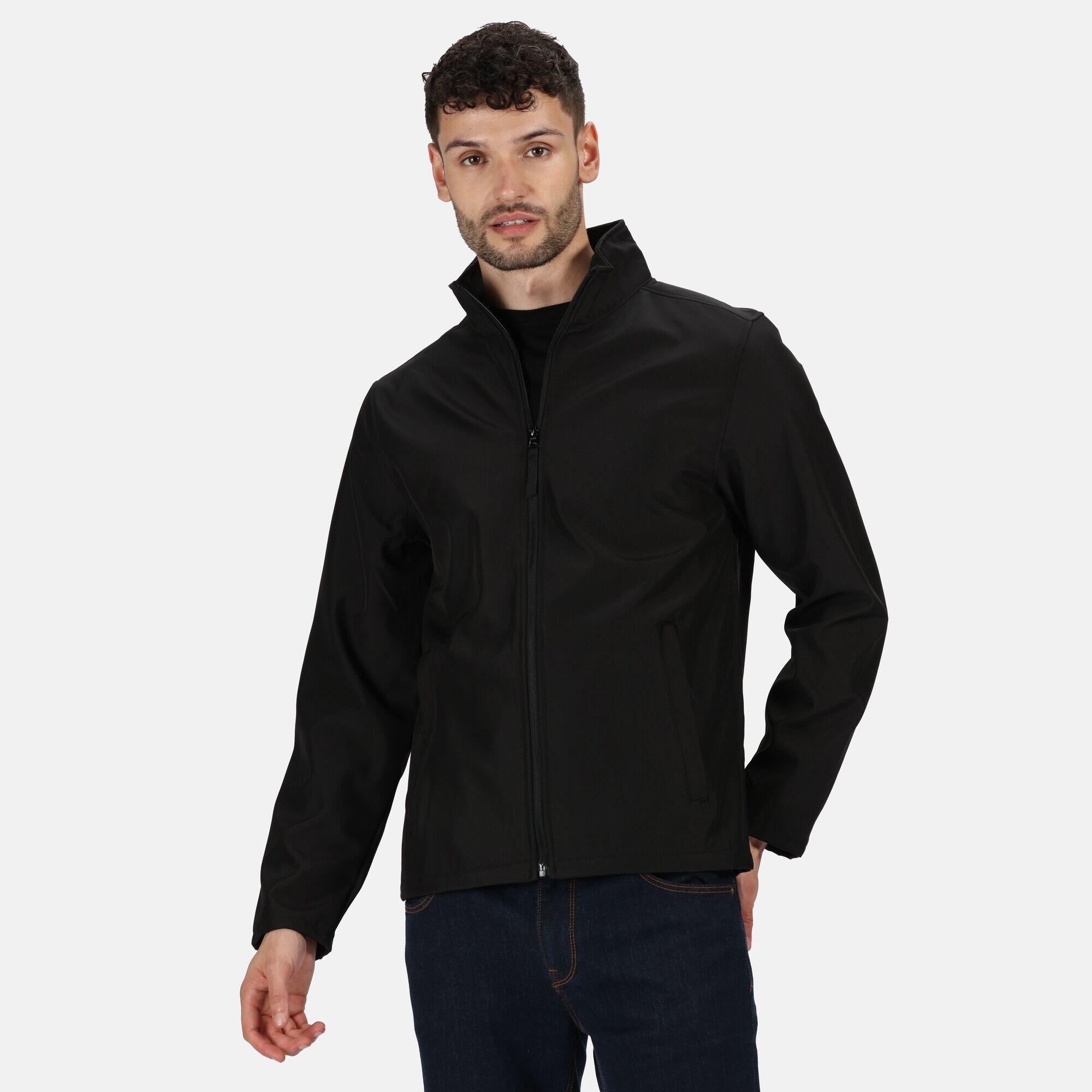 Classic Mens Water Repellent Softshell Jacket (Black) 3/4