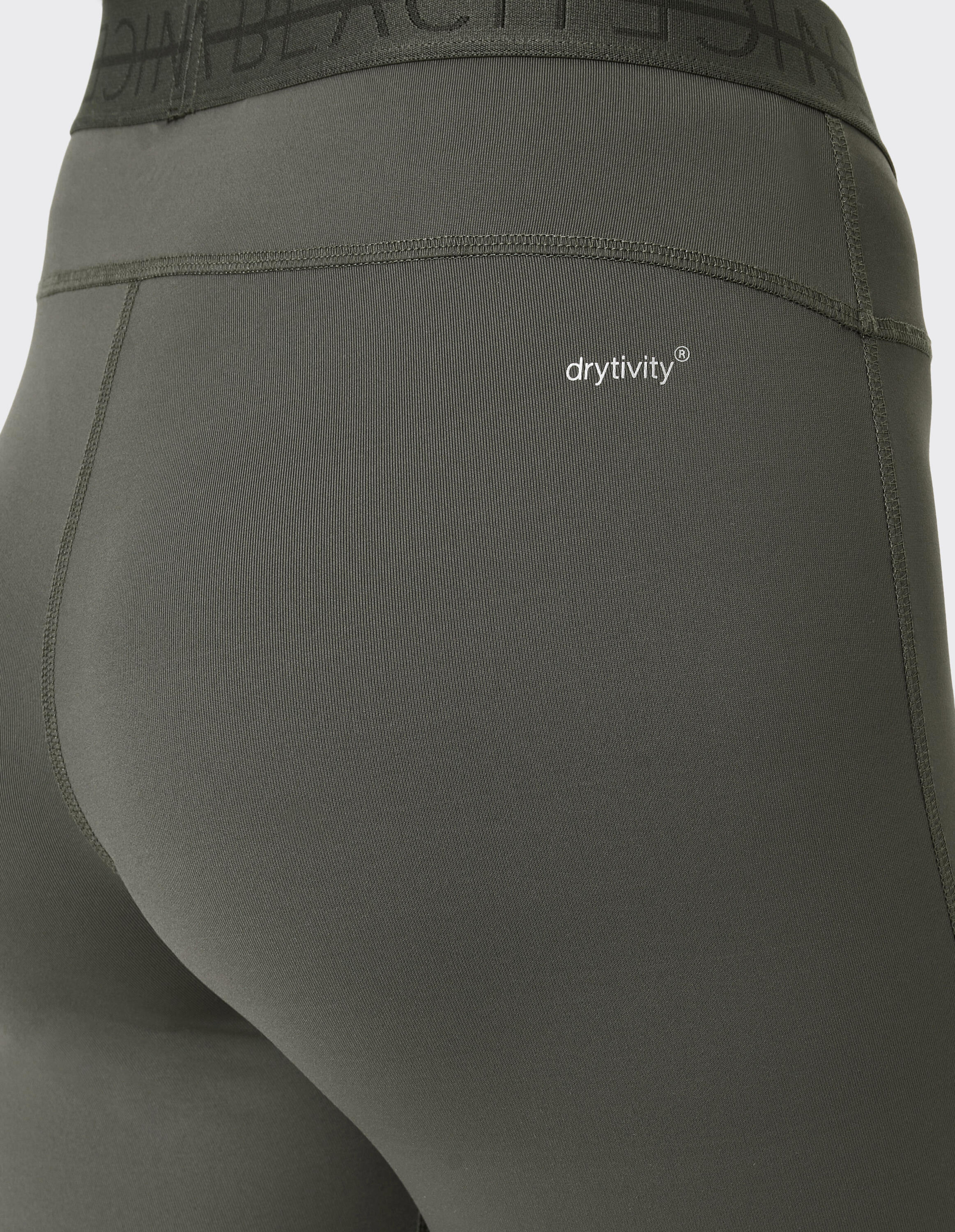 Damen Short Ally D 7/7