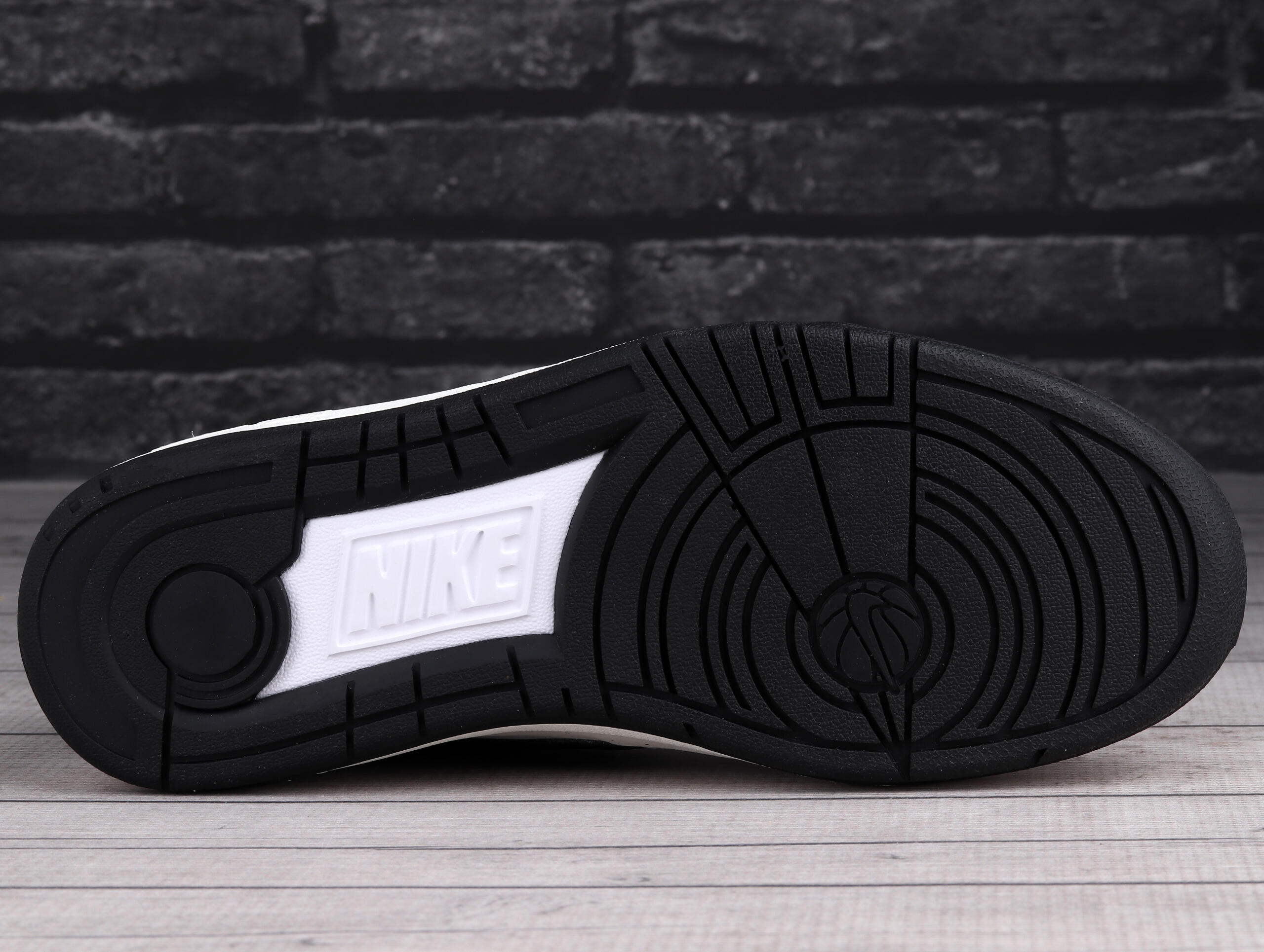 Chaussures pour hommes Nike full force low blanc. 4/7