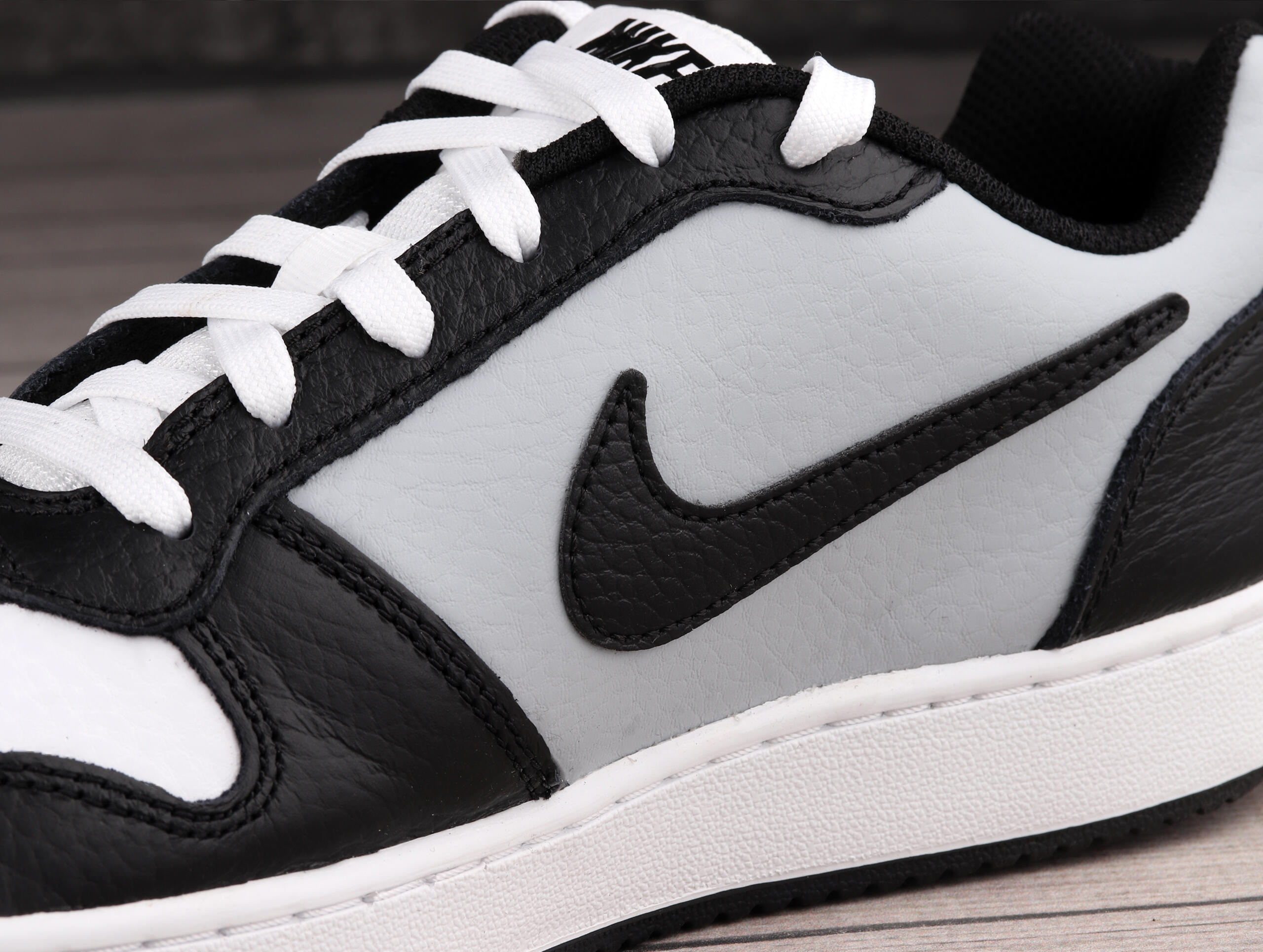 nike sb shane wolf grey & white skate shoes