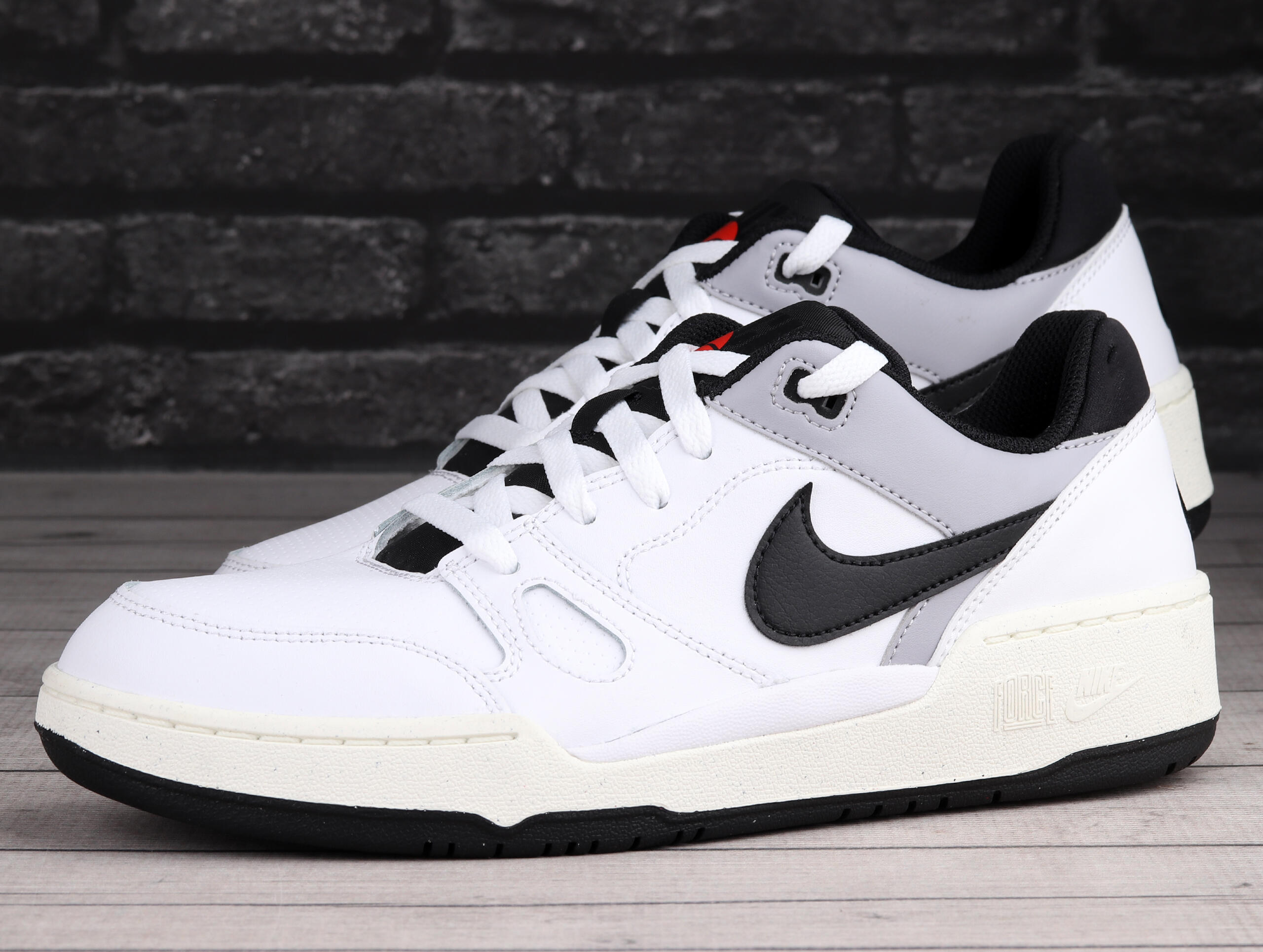 Baskets Nike Full Force Lo 101 blanches 3/7