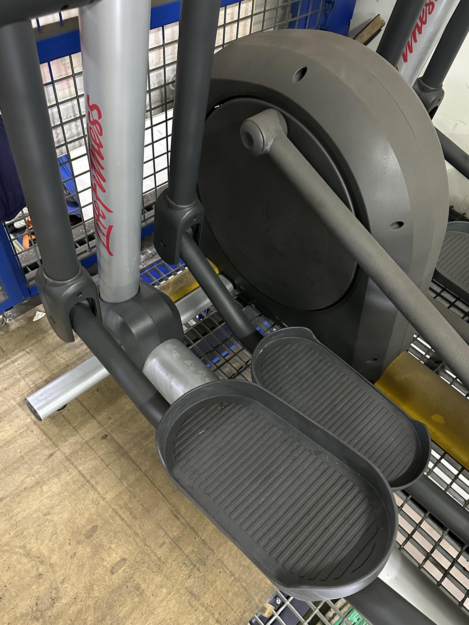 Used) Life Fitness Activate Series OSX Cross Trainer