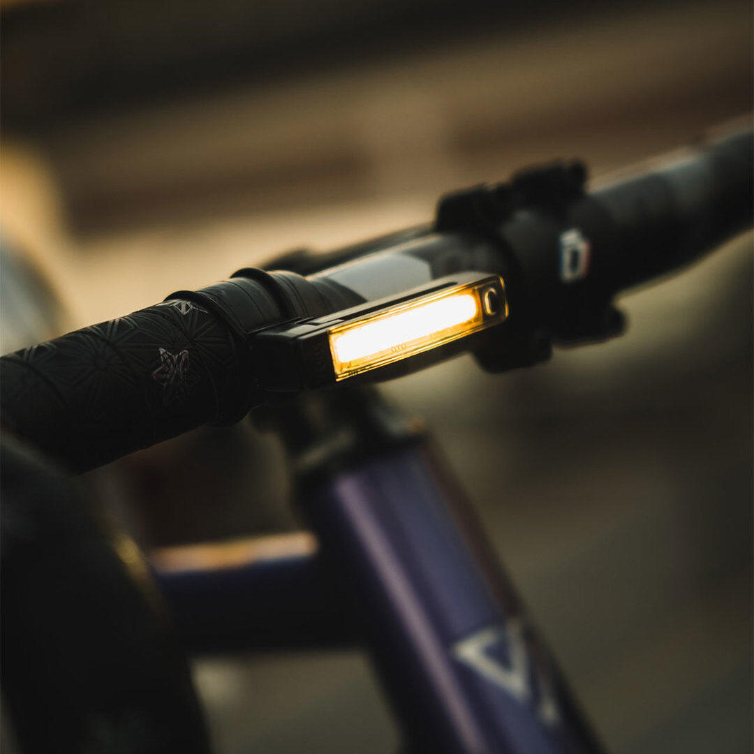 Knog Plus Front Bike Light - Translucent 4/5