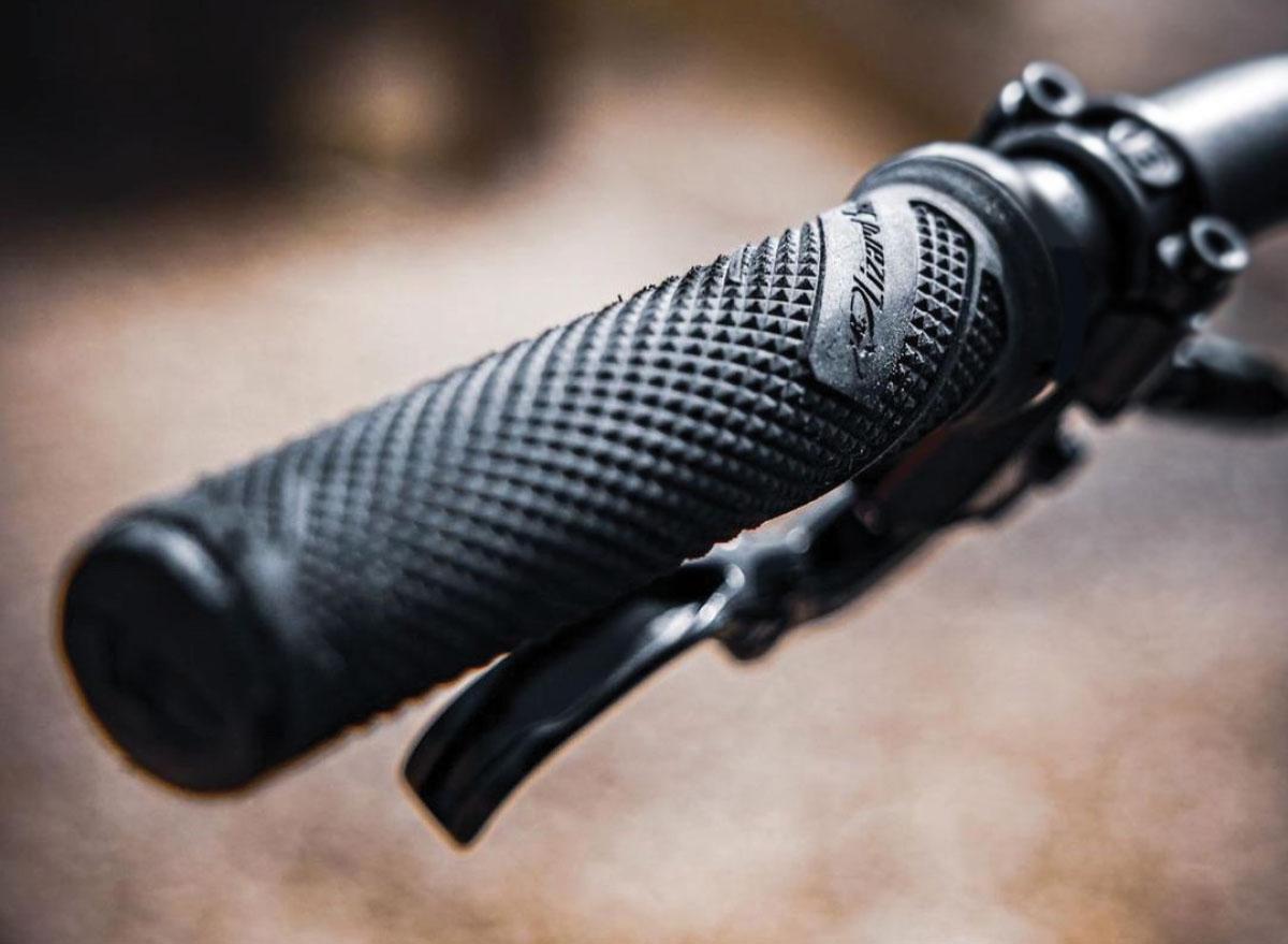Lizard Skins Wasatch Single-Clamp Lock-On Grip Jet Black 3/7
