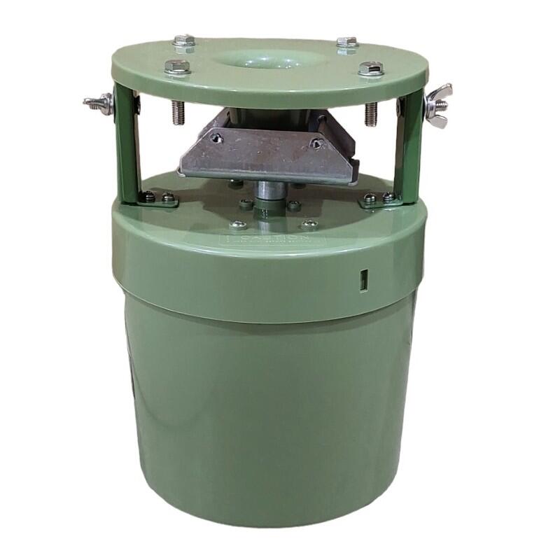 Distributeur automatique de nourriture pour gibier en plastique FeedPro P1 6V 2/4