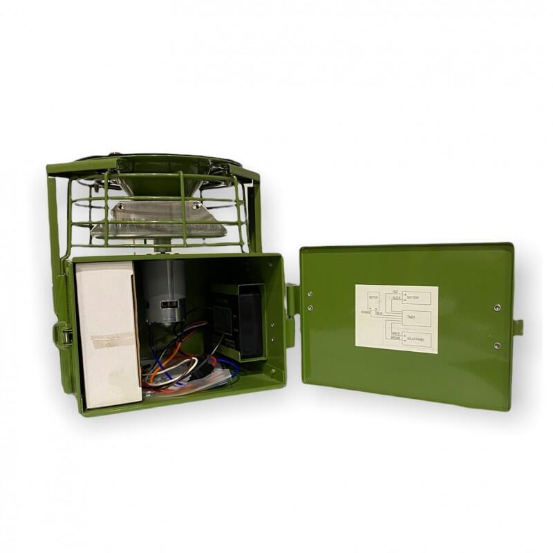 Distributeur de nourriture Huntera FeedPro M2 12V avec panneau solaire 4/5