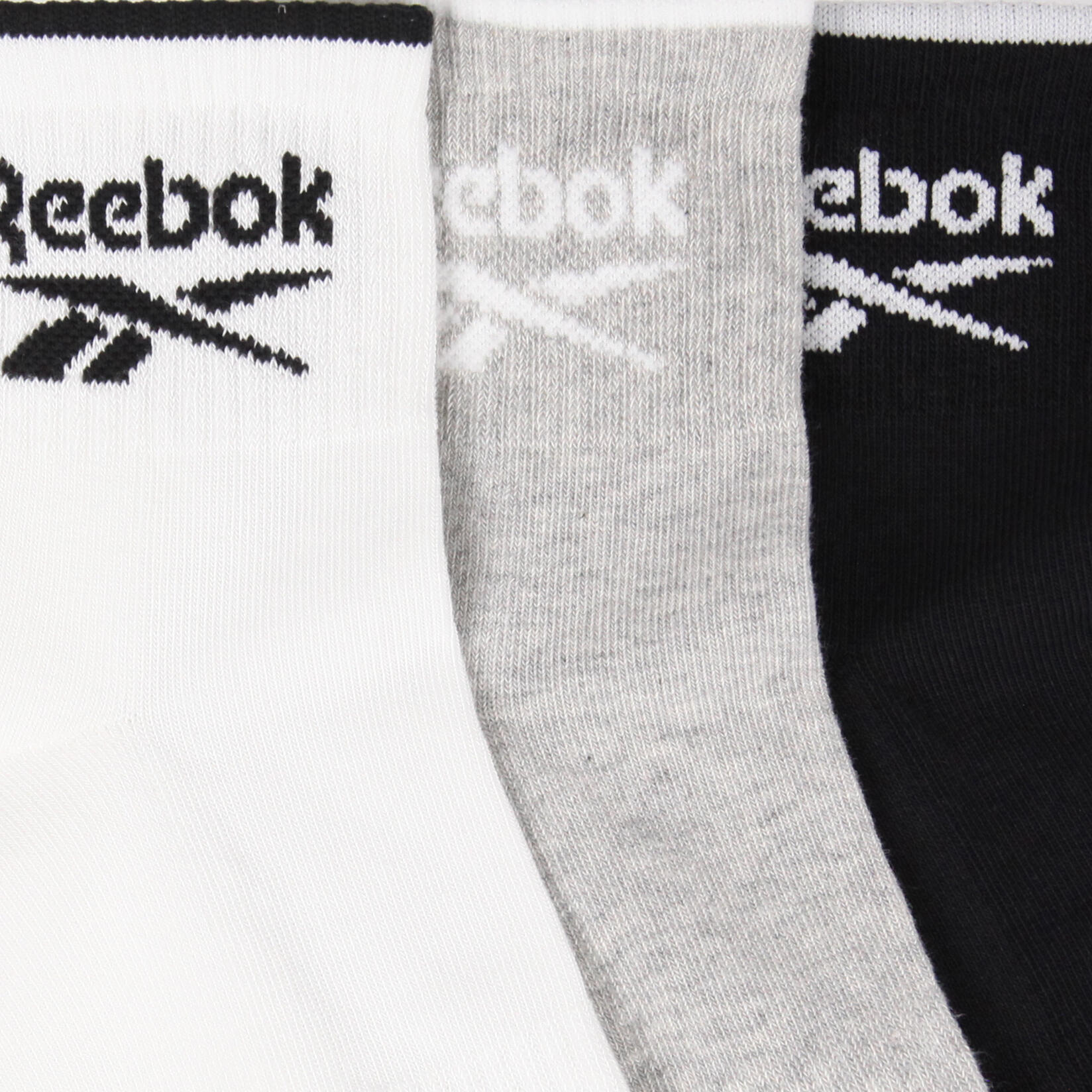 3 PairPack Quarter Length Ankle Sport Sock With Cushioned Sole And Seamless Toes 3/4