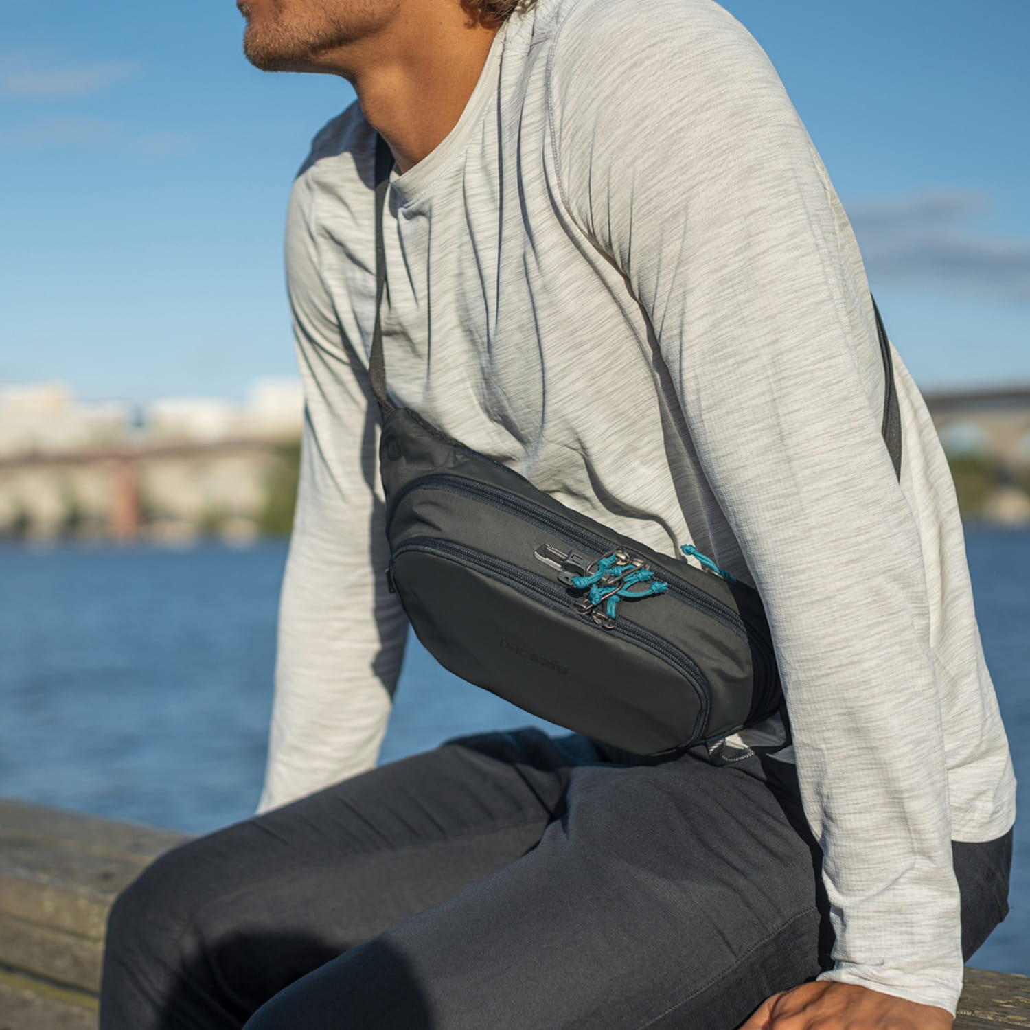 Saszetka antykradzieżowa nerka Pacsafe ECO Waist Pack Econyl 2/7