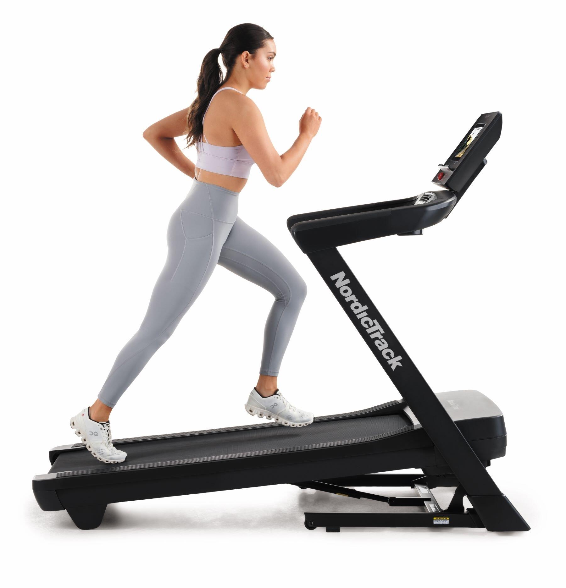 NordicTrack EXP 10i Futópad 2/7