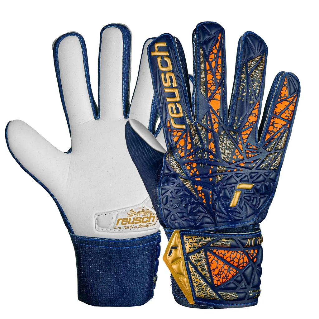 Goalkeeper gloves Reusch Attrakt Starter Grip