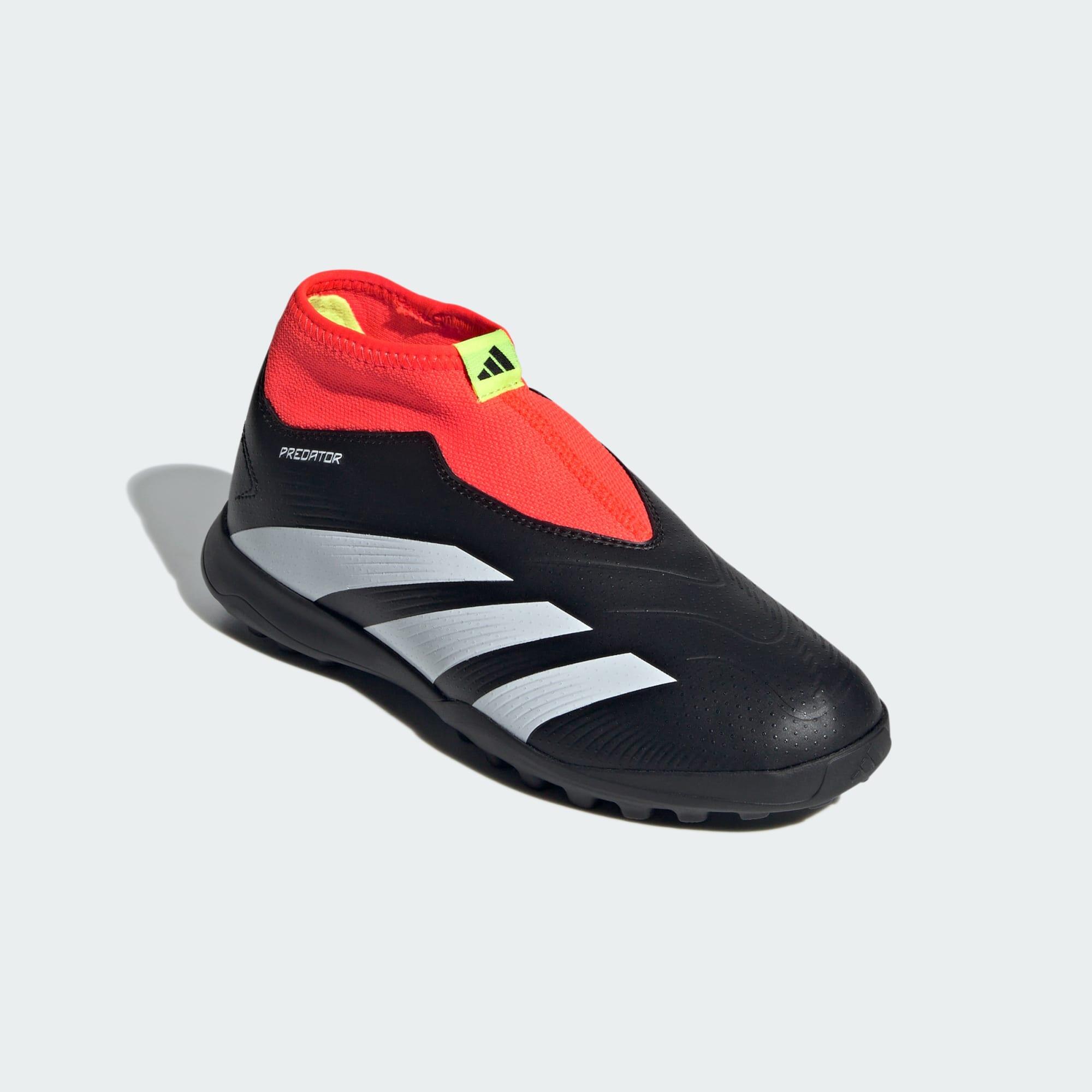 Predator 24 League Laceless Turf Boots 5/7