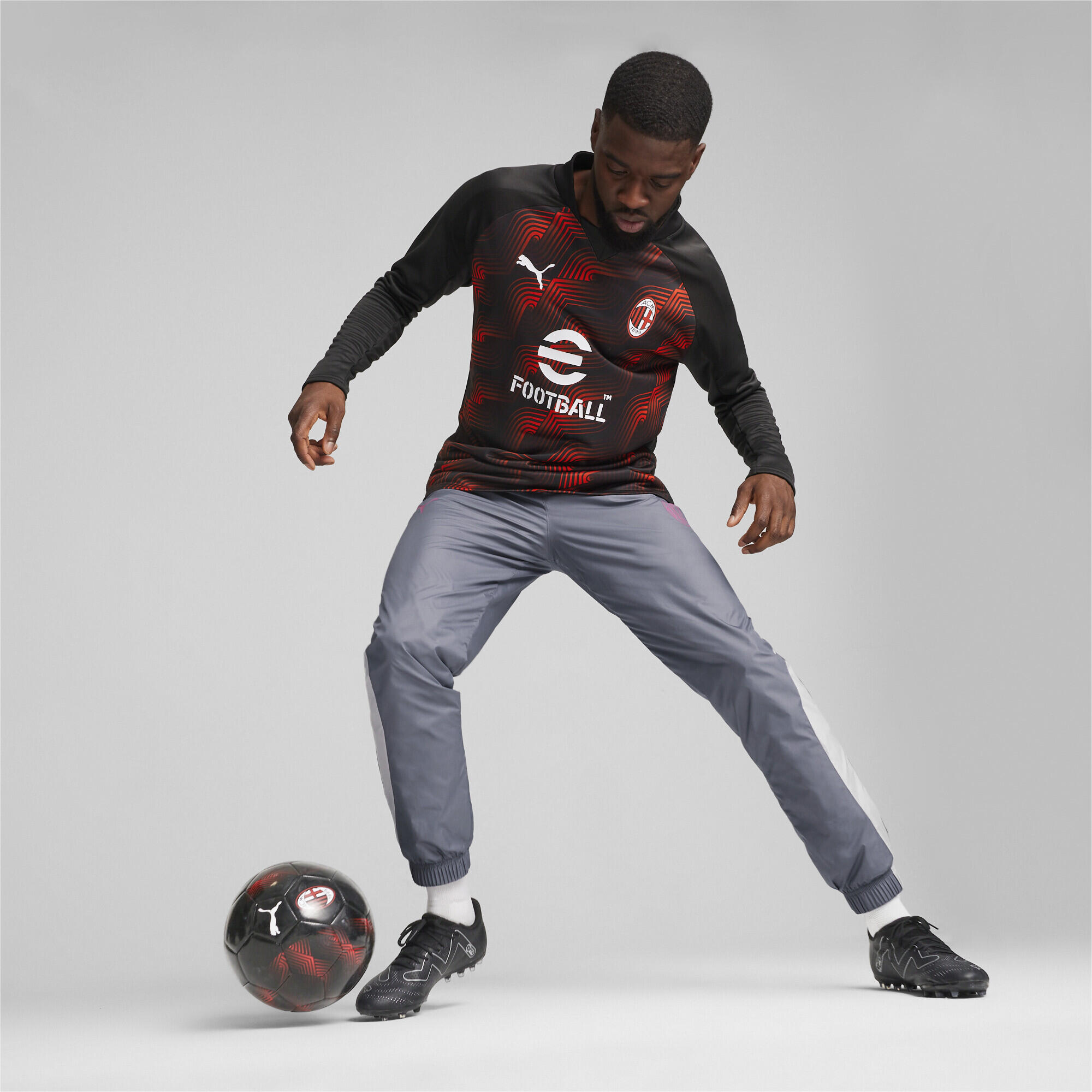 Haut d'avant-match à manches longues 23/24 AC Milan PUMA Black For All Time Red 3/6
