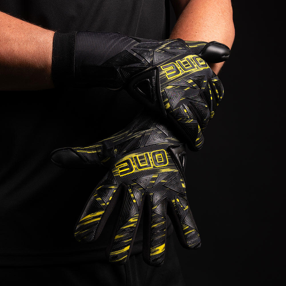 ONE GEO 3.0 Rift Junior Goalkeeper Gloves 2/4