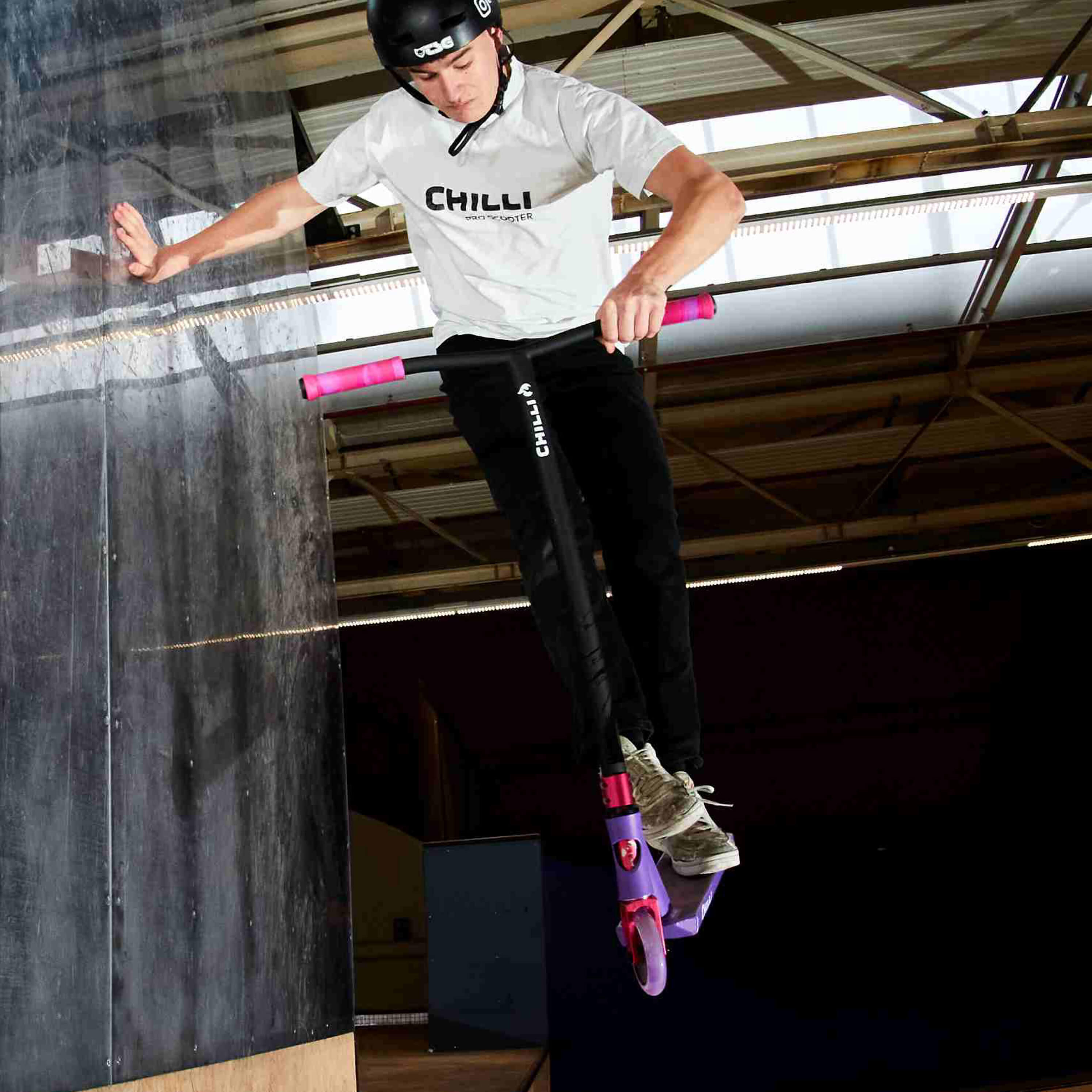 Critter Stunt Scooter: Purple 6/7
