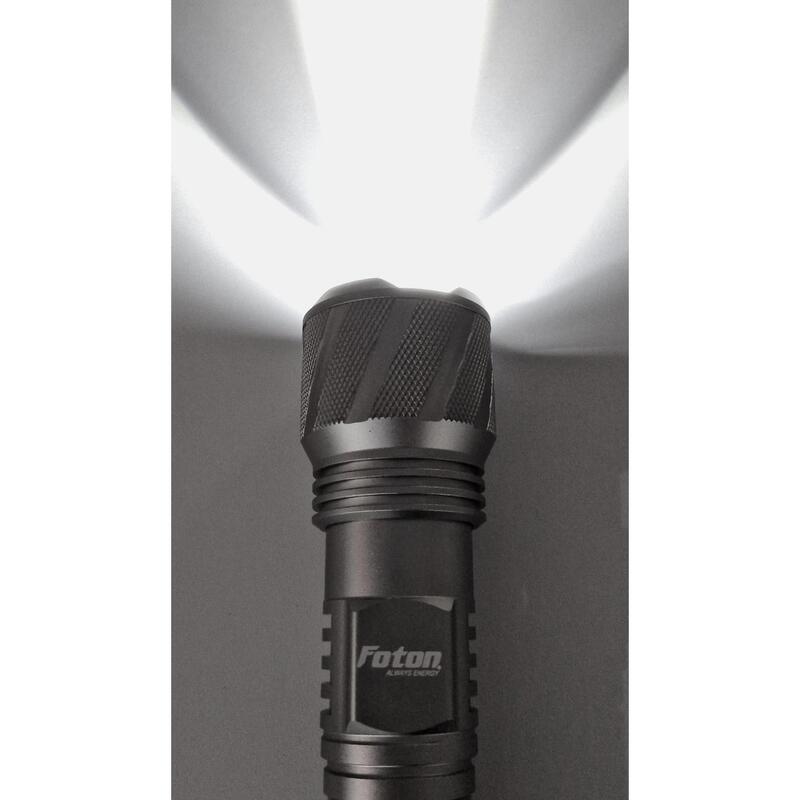 Lanterna Foton Super Z8028 LED 10W cu lupa mare si Zoom