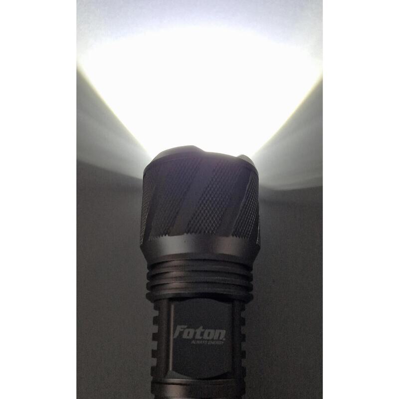 Lanterna Foton Super Z8028 LED 10W cu lupa mare si Zoom