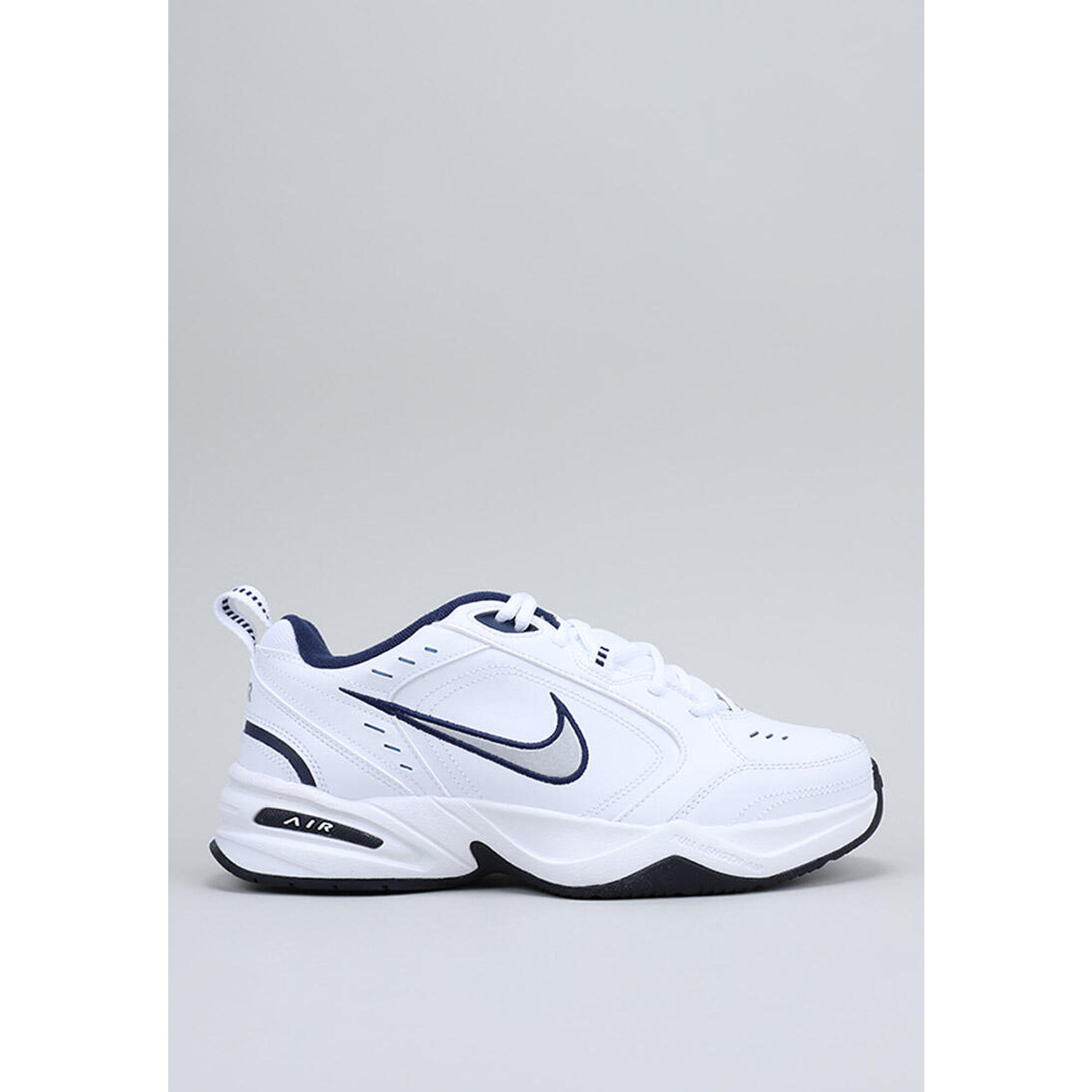 Nike store monarch negras