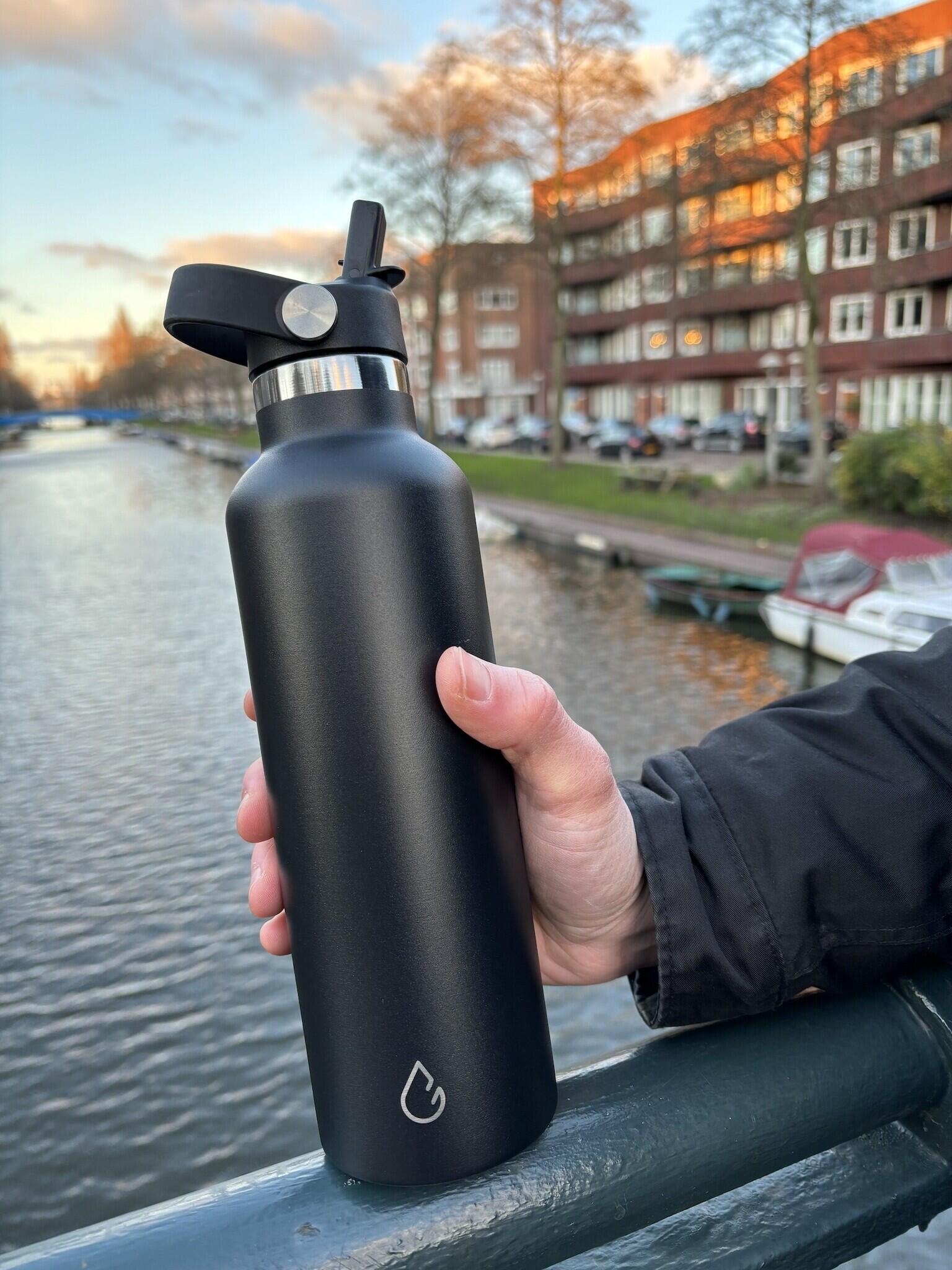GO waterfles RVS zwart 710 ml - dop met rietje 5/5