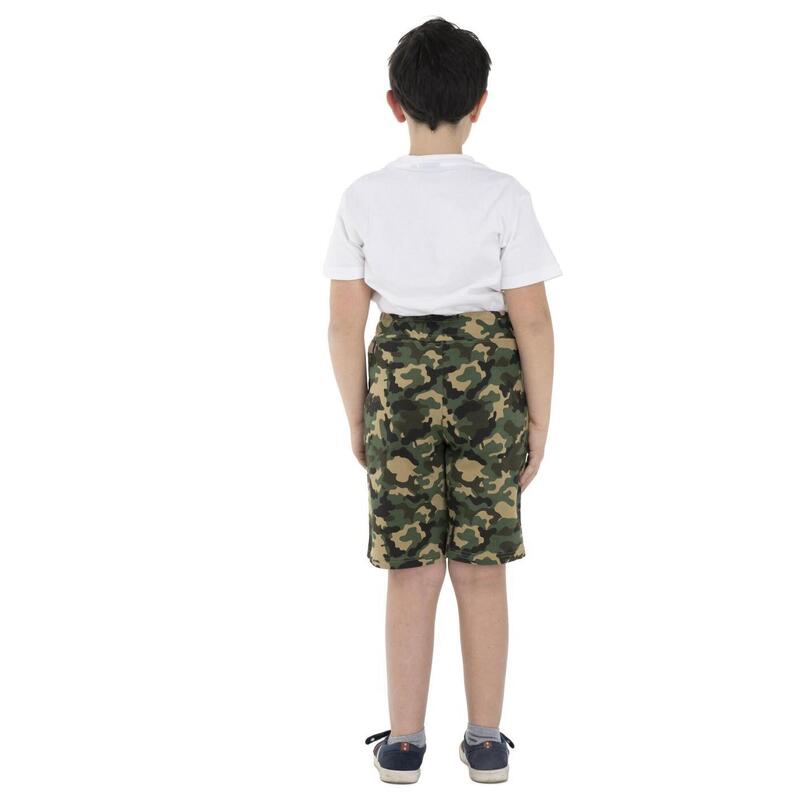 Shorts de camuflaje llamativos para niños