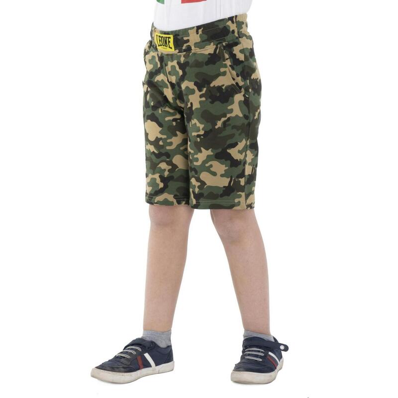 Shorts de camuflaje llamativos para niños