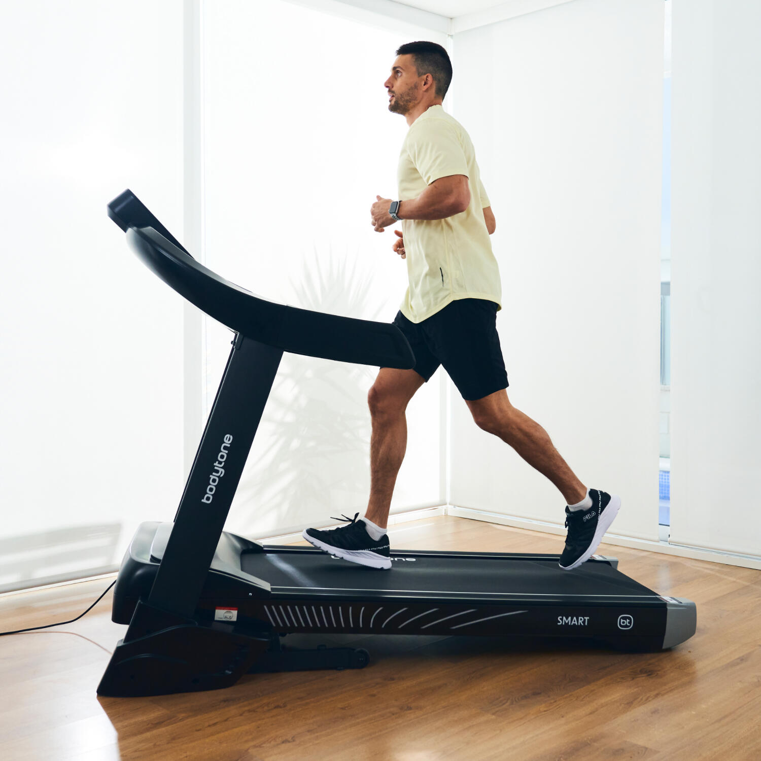 Tapis de course pliant Bodytone AR600SMS-B 20km/h avec Bluetooth Smart Display 2/7
