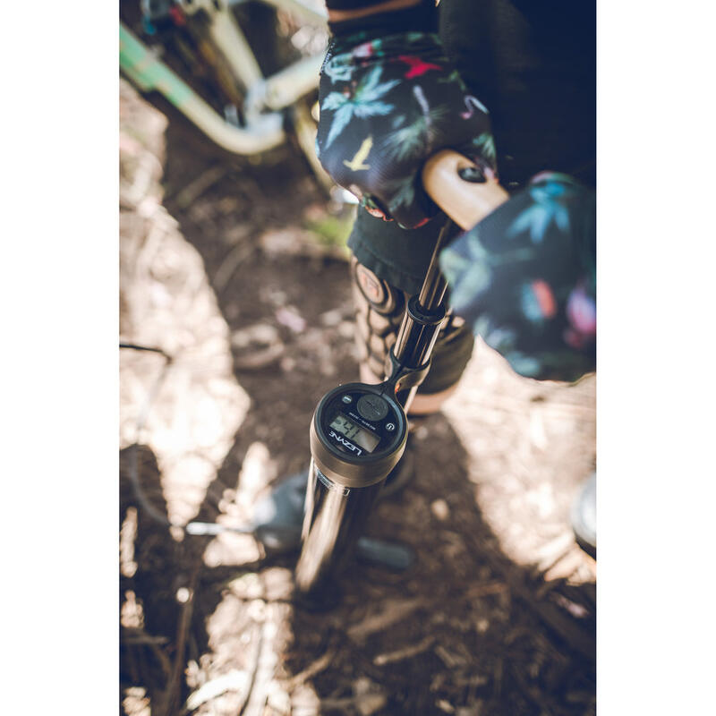 Lezyne Digital Pressure Over Drive, pompă podea tubeless, 63.5 cm, negru.