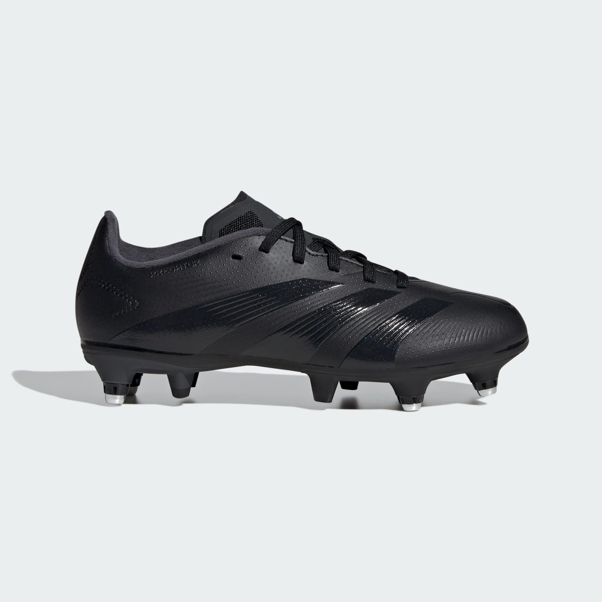 Predator 24 League greasy pitch shoe