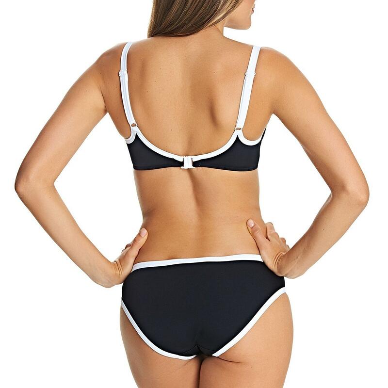 Top bikini nero con ferretto e coppe sagomate