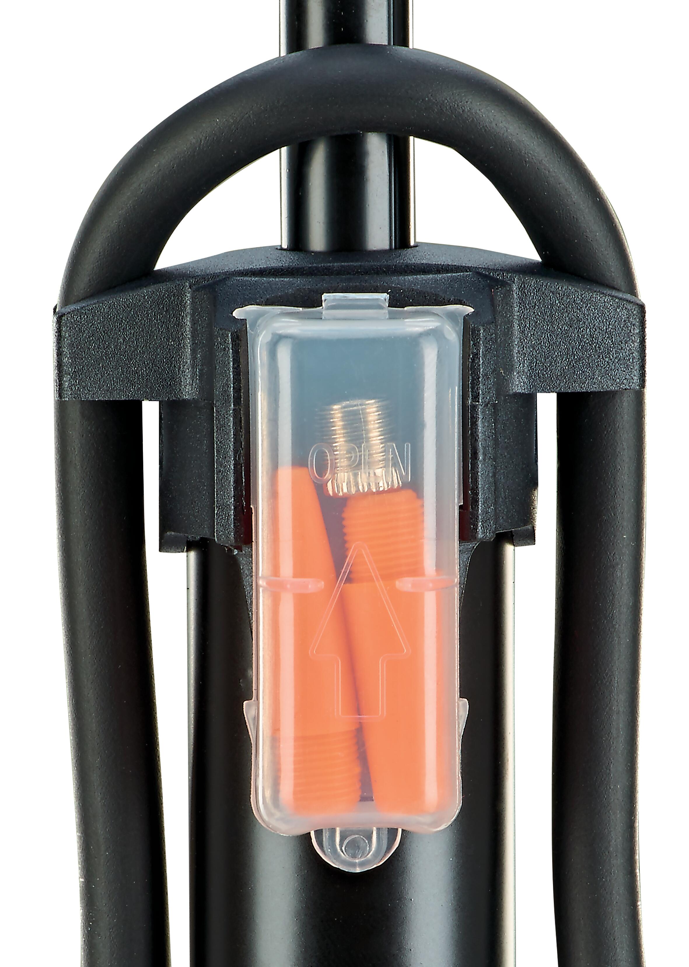 Pompe à pied avec manomètre et set d'adaptateurs 4/5
