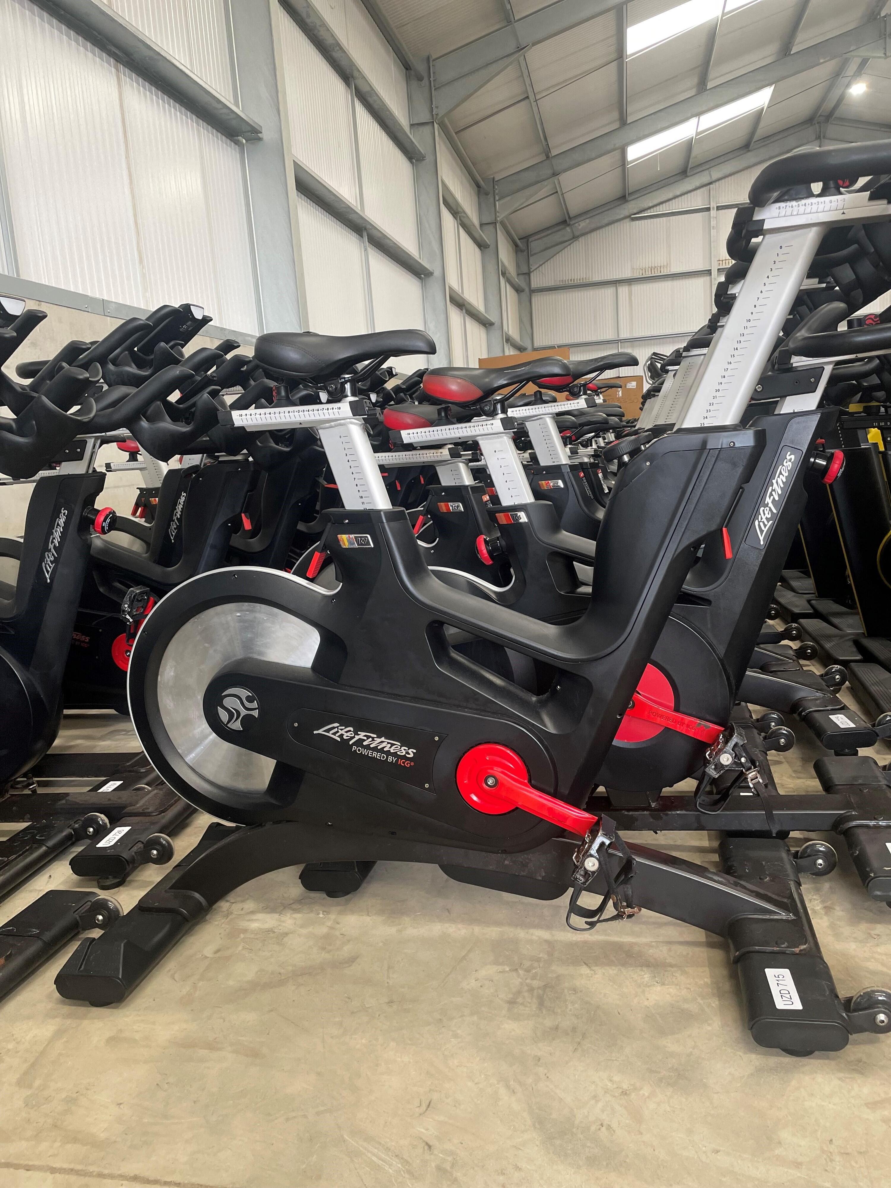 Refurbished Life Fitness IC7 Spin Bike 2/7