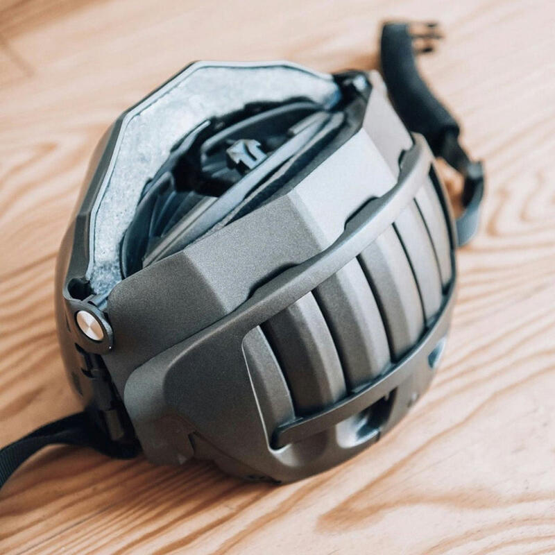 Capacete dobrável Plixi FIT cinzento para bicicleta ou trotinete