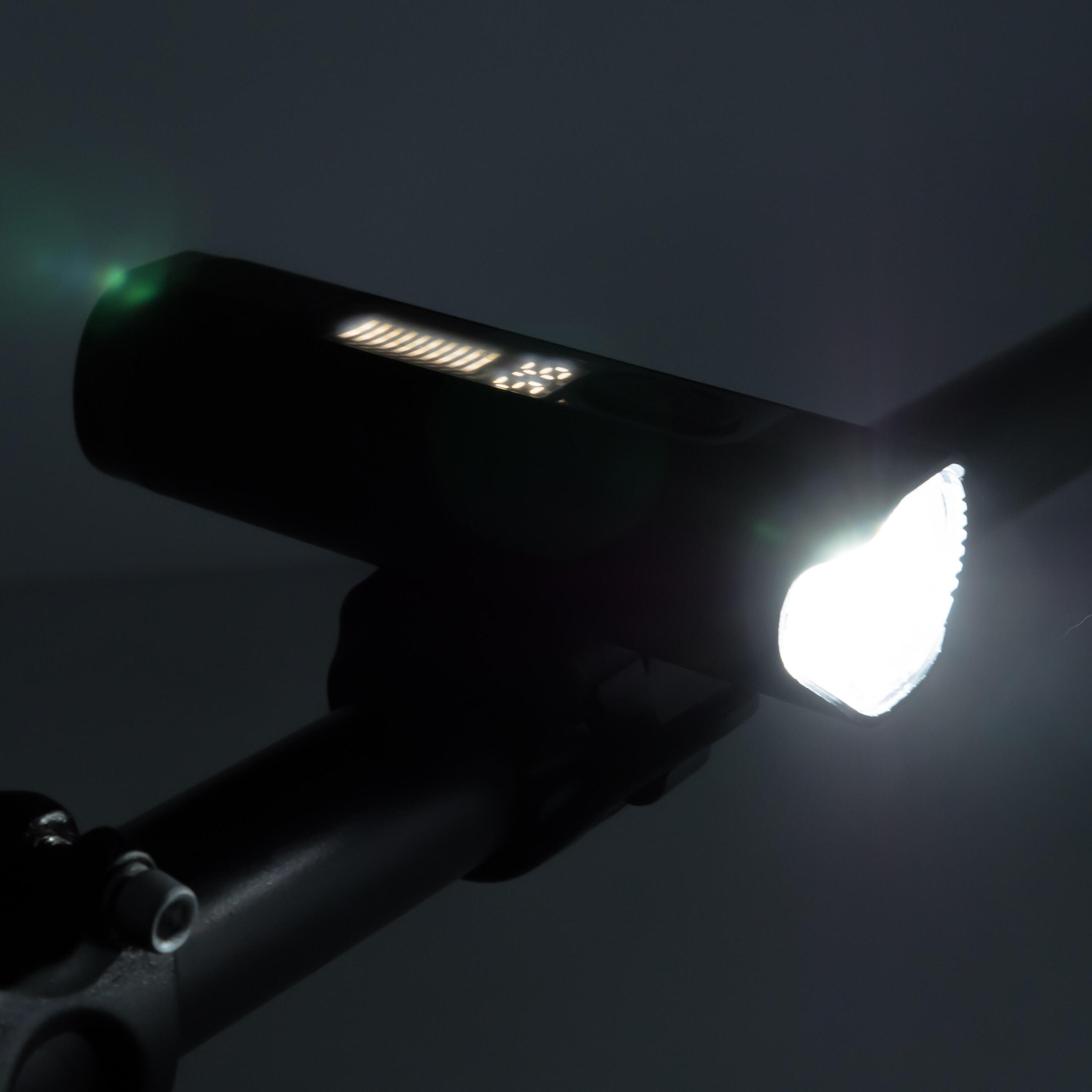 Eclairage avant vélo LED - Powerbank - Vélo, Trottinette - Fixation Universelle 4/4