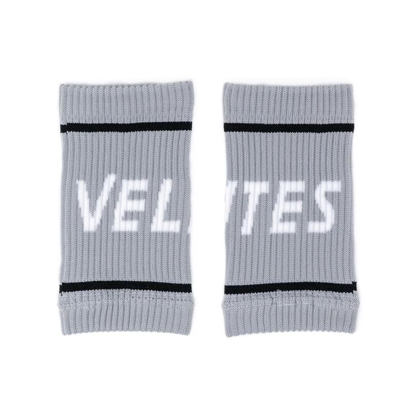 Bracelets en tissu souple gris
