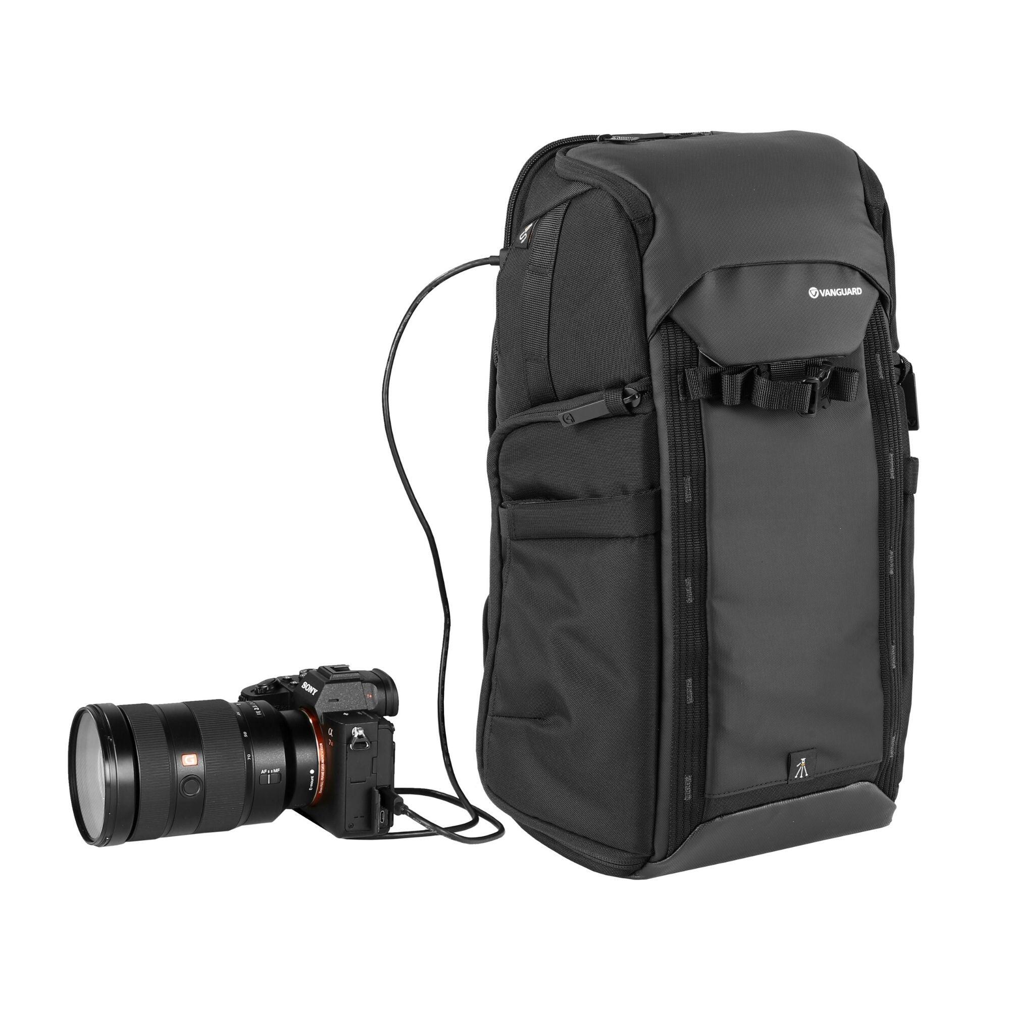 VEO ADAPTOR R44 BK Camera Backpack with USB Port - Black 1/5