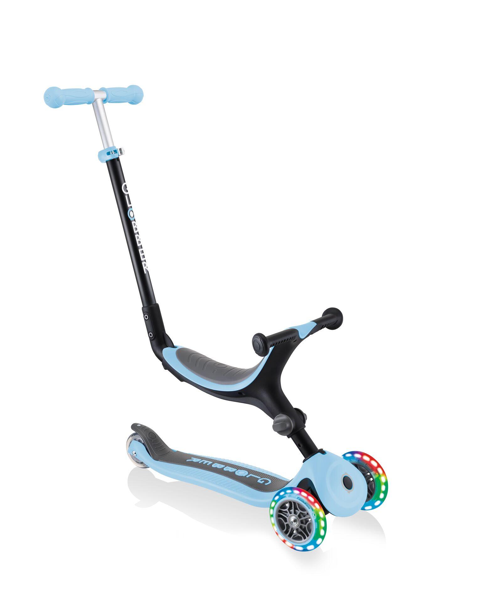 GLOBBER GO-UP FOLDABLE LIGHTS pastellblau, mit Leuchtrollen 2/14