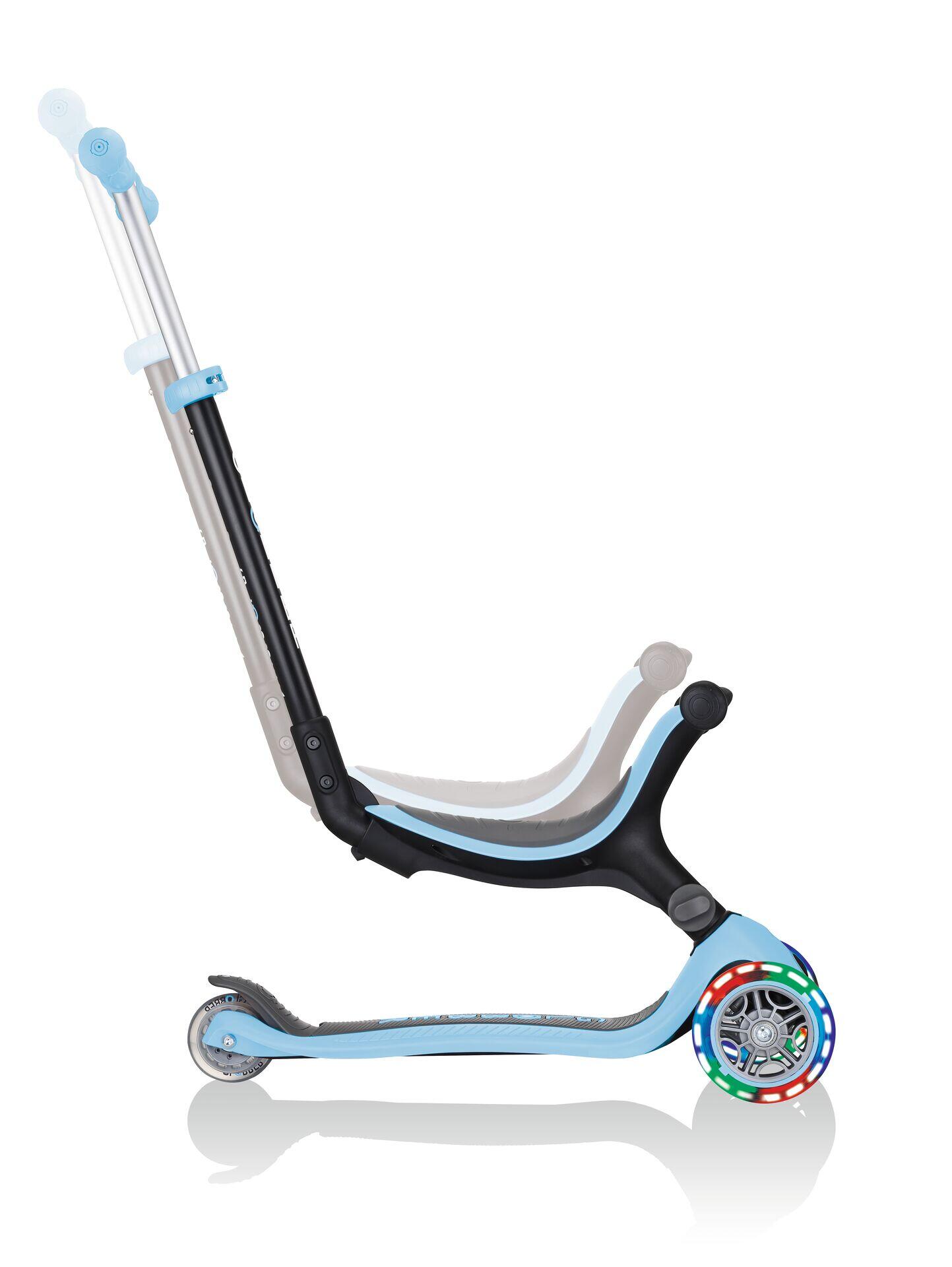 GLOBBER GO-UP FOLDABLE LIGHTS pastellblau, mit Leuchtrollen 7/14