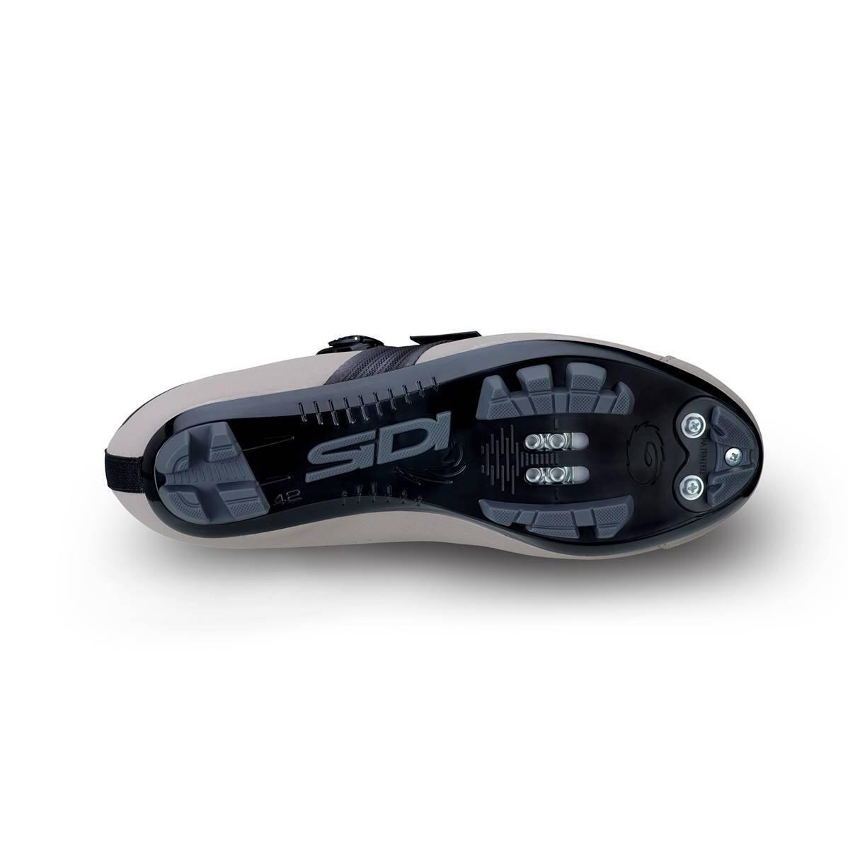 Sapatos de ciclismo Aertis cinzentos suporte lateral sola nylon tamanho 45 5/5