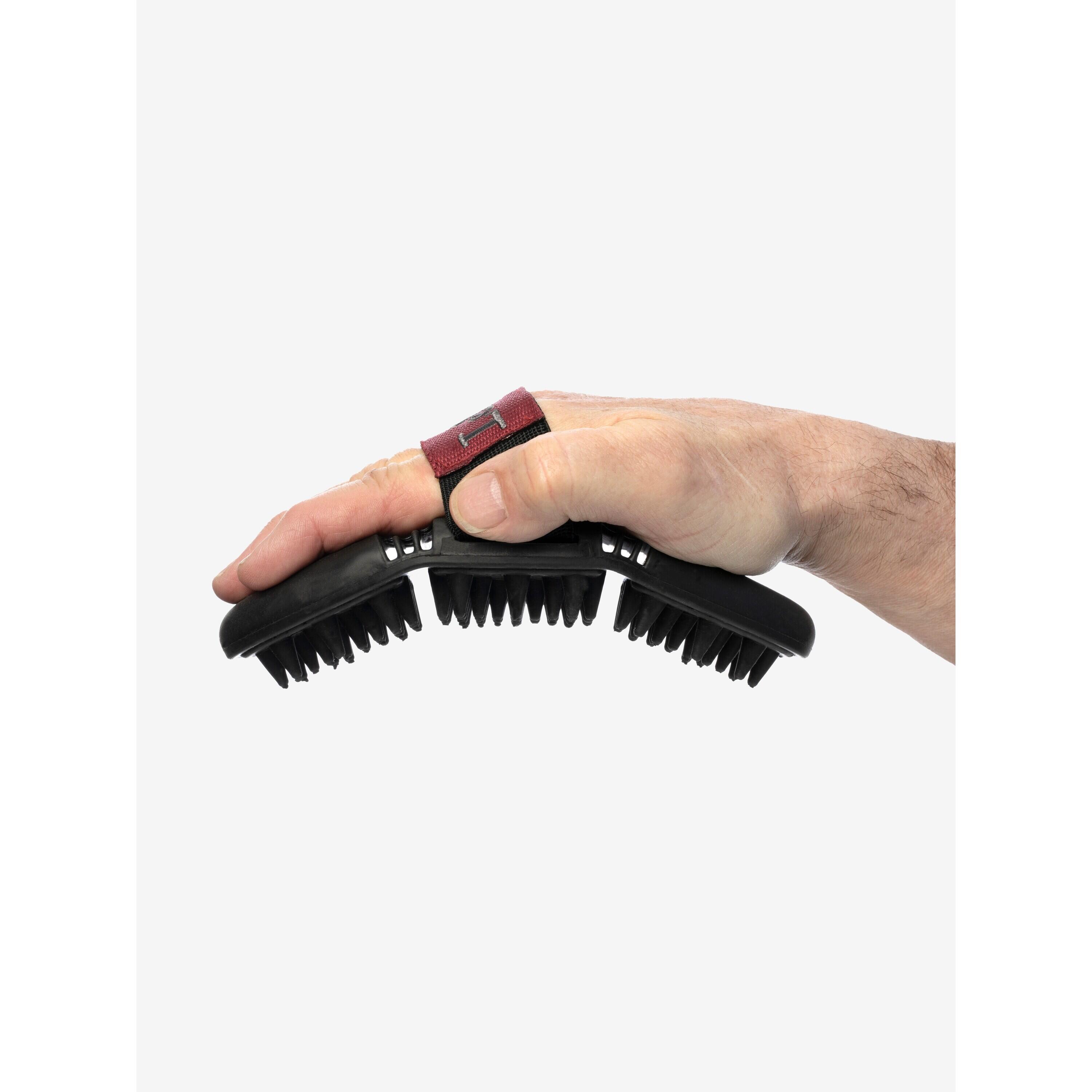 Flexibele massageborstel voor paarden LeMieux Flexi 3/4