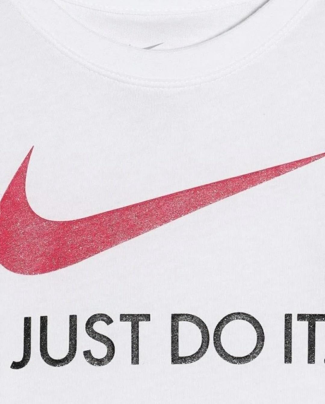 T-shirt bambina nike swoosh tee- f- 3/4