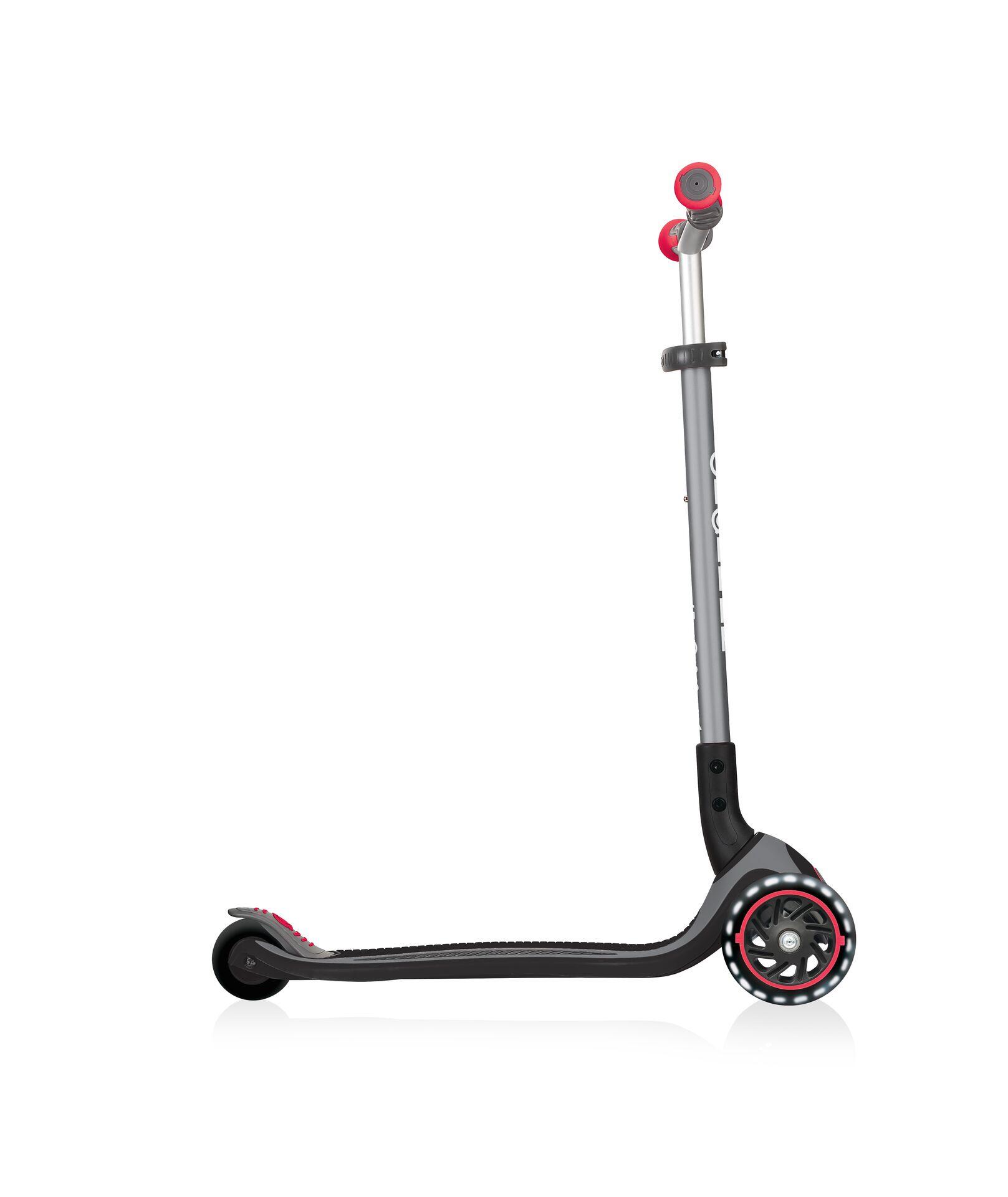 GLOBBER MASTER LIGHTS schwarz-rot, mit Leuchtrollen 5/7