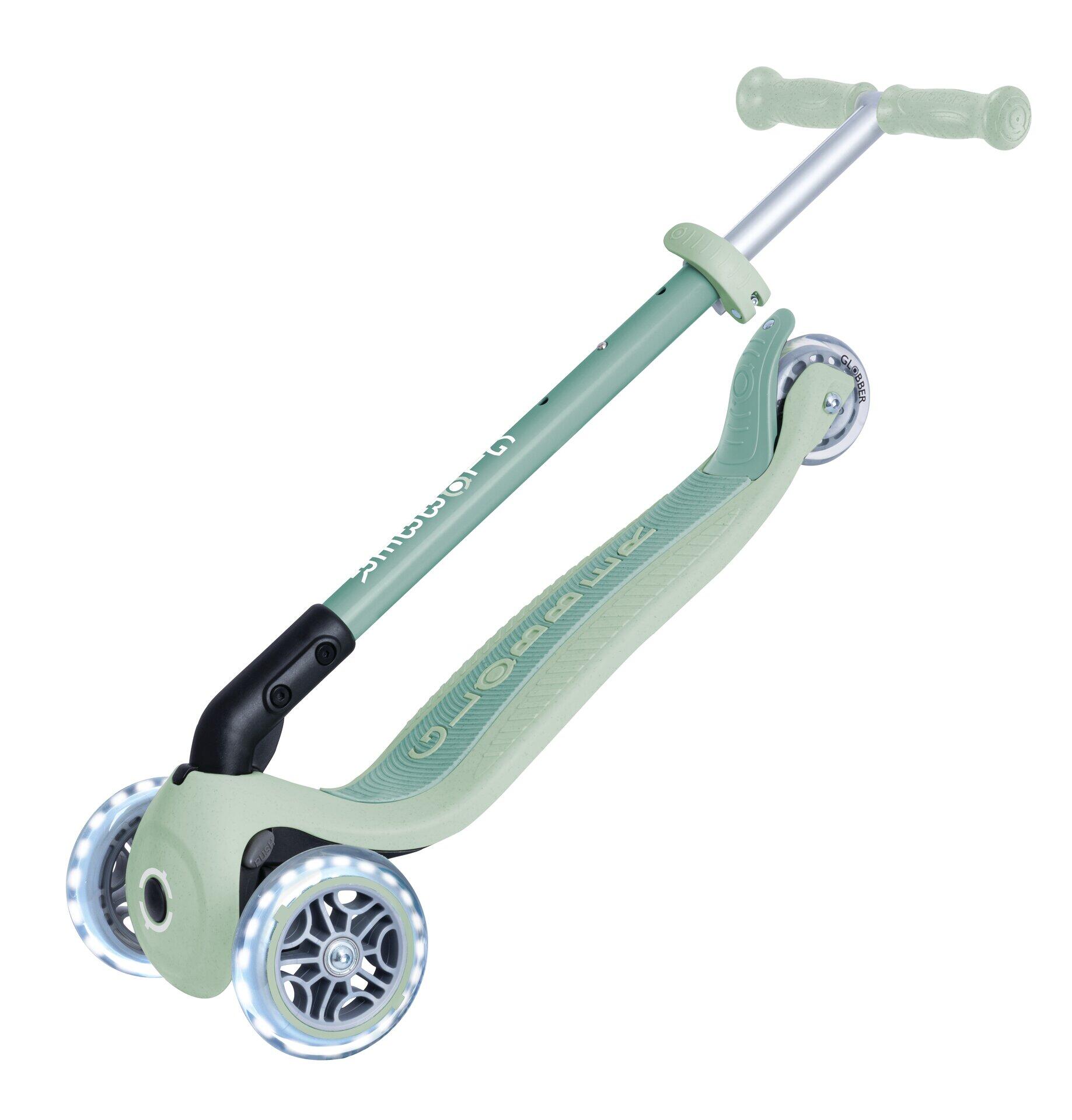 Globber Primo ECO foldable lights step in Pistachio 4/7