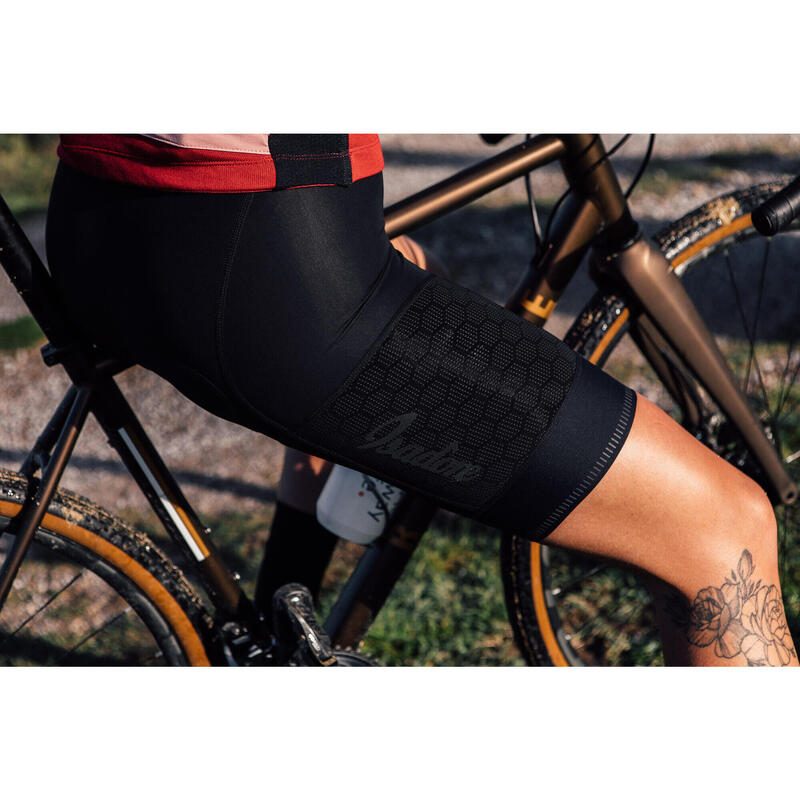 Pantaloncini con bretelle da ciclismo da donna Gravel Nero