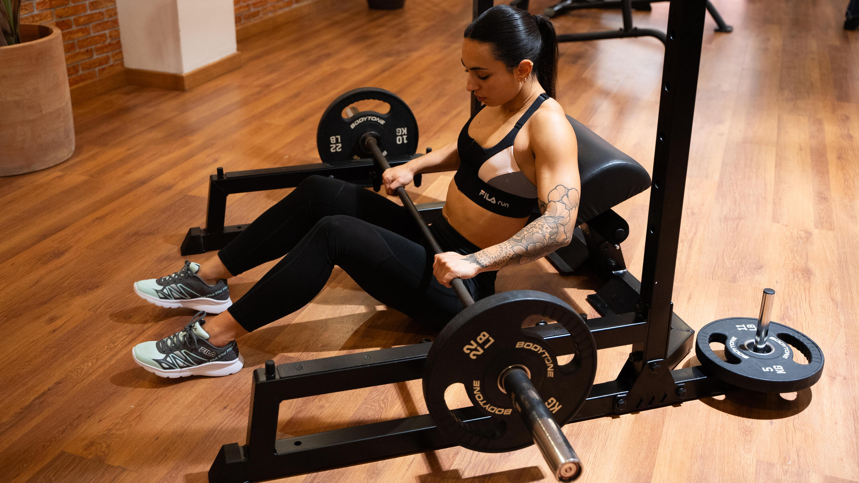 Multi rack de musculação multifuncional Bodytone HBC13. 6/8