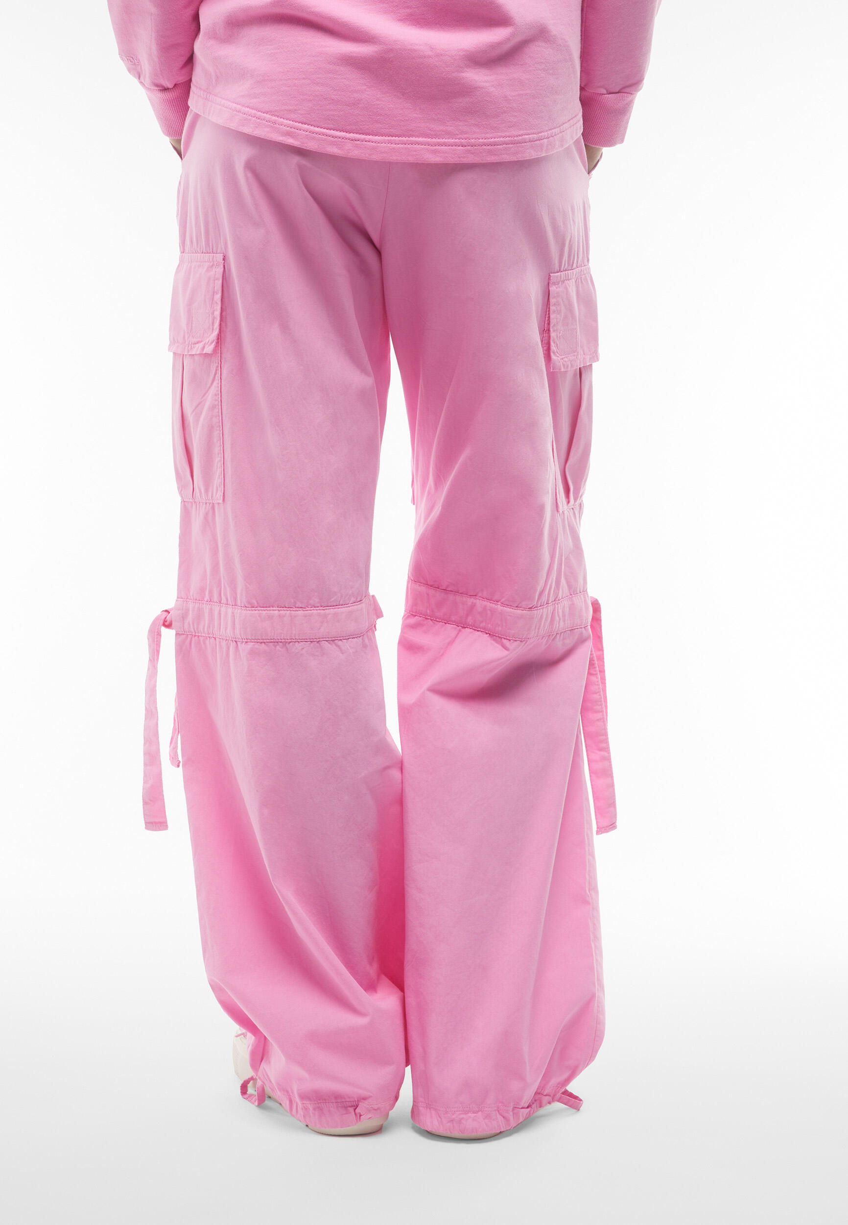 Pantaloni cargo da donna in tessuto popeline tinto capo 3/5