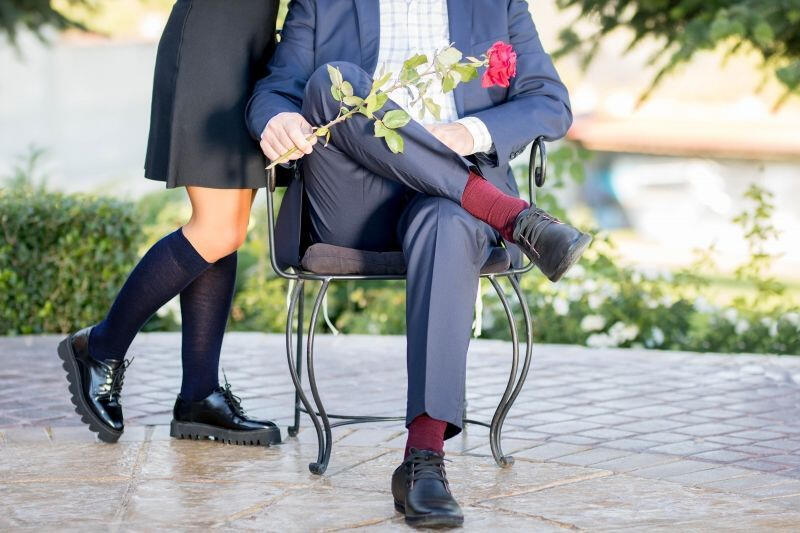 Chaussettes fines longues 3/4 en laine bordeaux 5/7