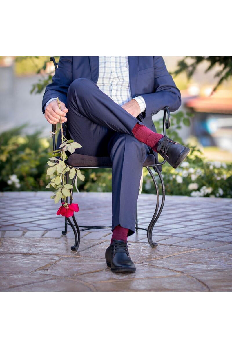 Chaussettes fines longues 3/4 en laine bordeaux 4/7