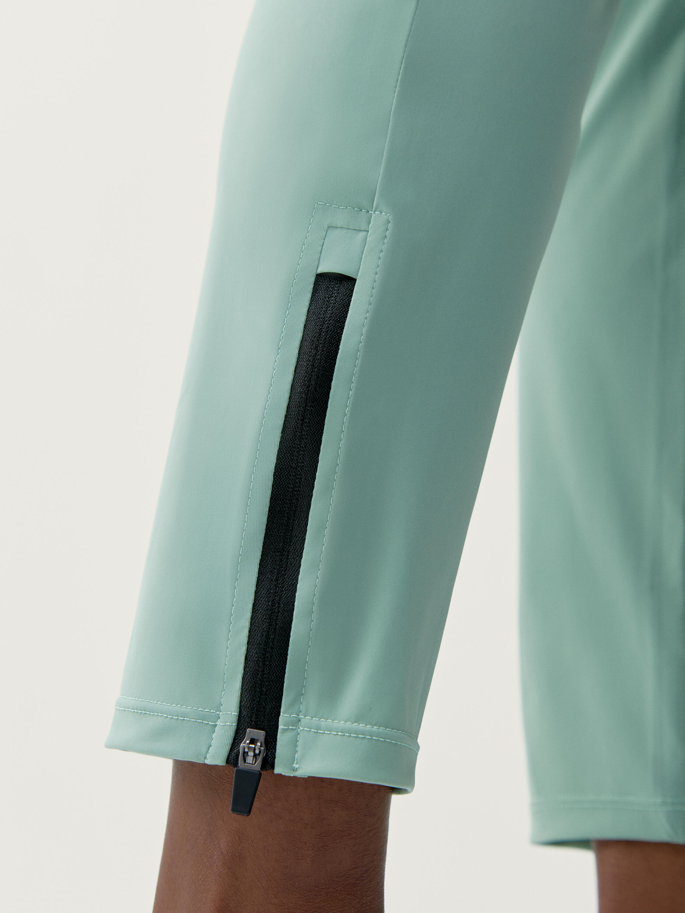 Airla Born Living Yoga Damen-Sporthose 3/6