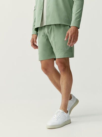 Pantalón corto short deportivo de hombre Rhein Performance Born Living Yoga