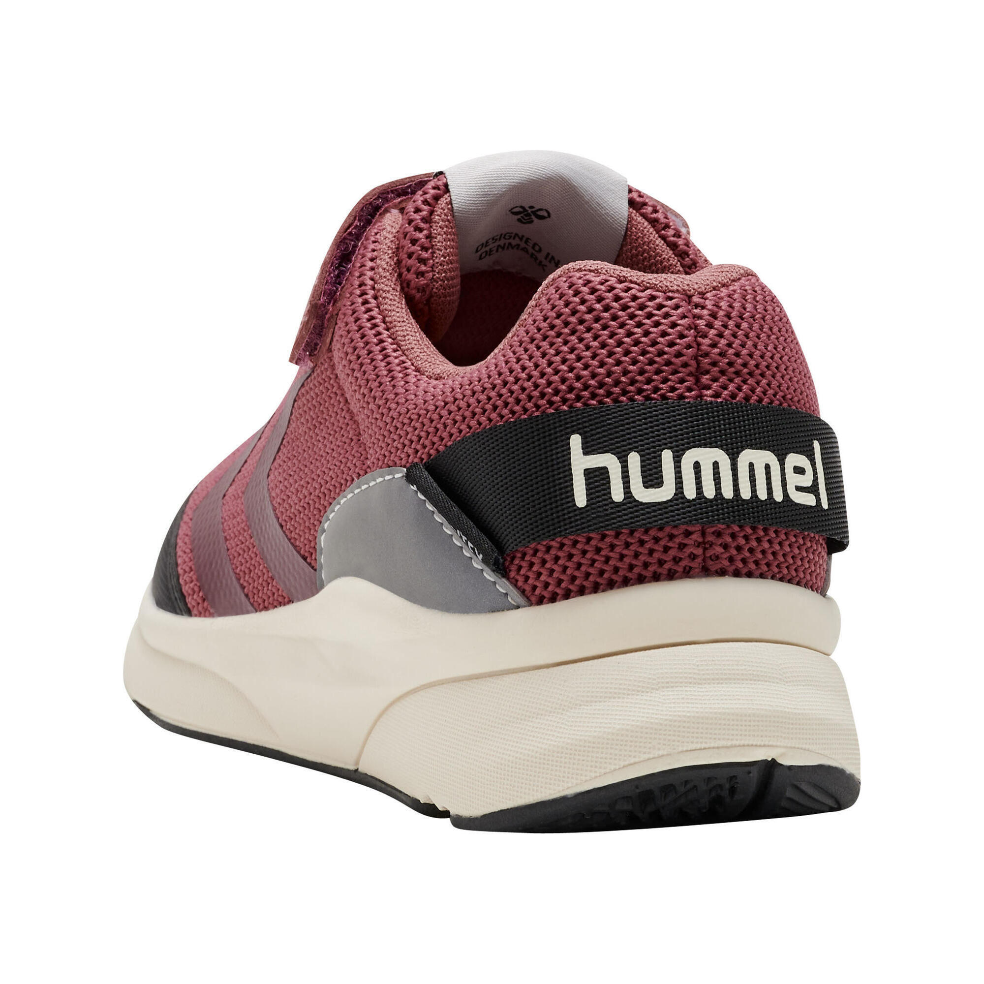 Hummel Le scarpe da ginnastica per ragazze raggiungono i 250 riciclati